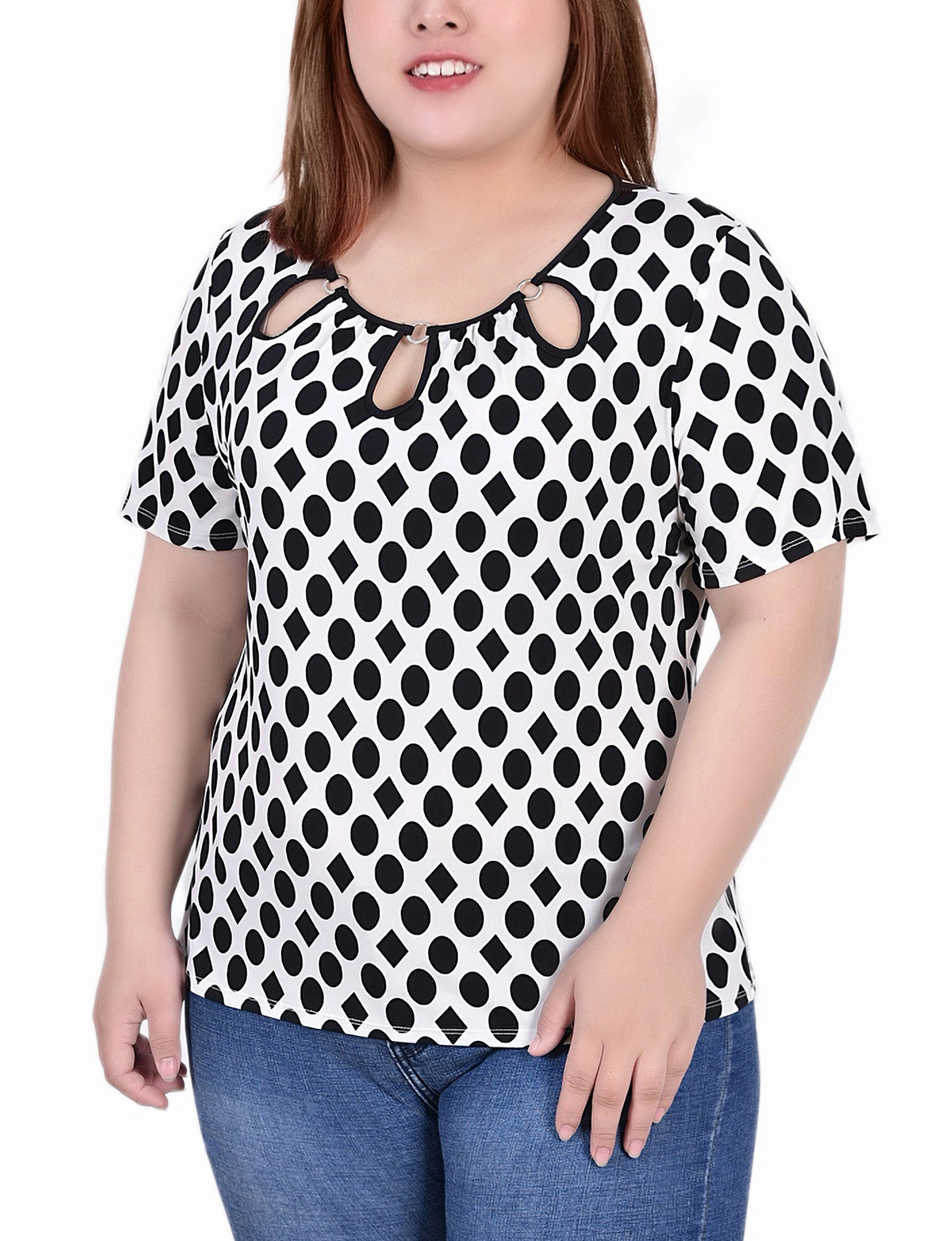 Plus Size Short Sleeve Top With Ring Details WaterResistant