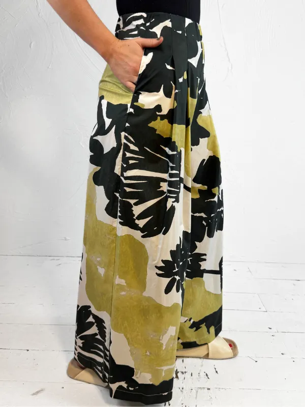 Neirami Astratto Pleated Trousers