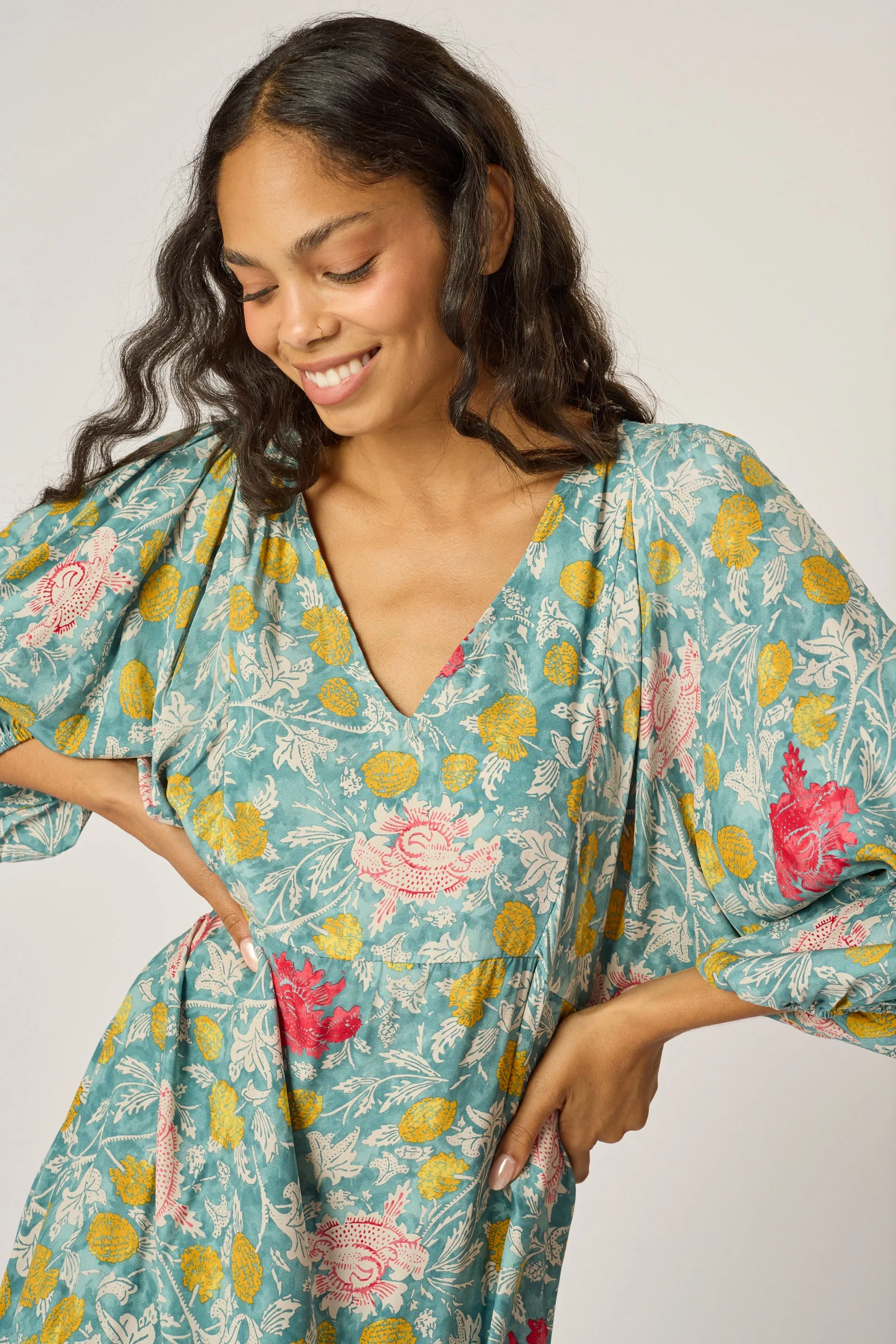 ALICE DRESS Vibrant Waist Fit