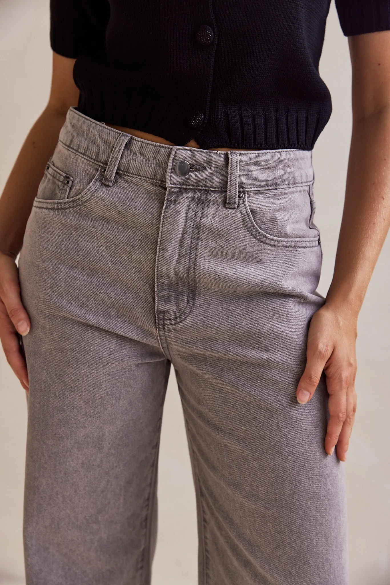 No Gap Waist Design Noah Boyfriend Jean (Grey)