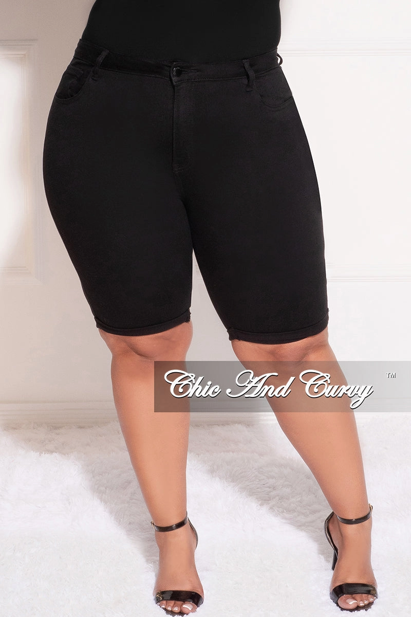 Final Sale Plus Size Bermuda Shorts in Black HeatRegulatingLining