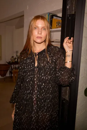 ELISE TOP AbrasionResistant Surface