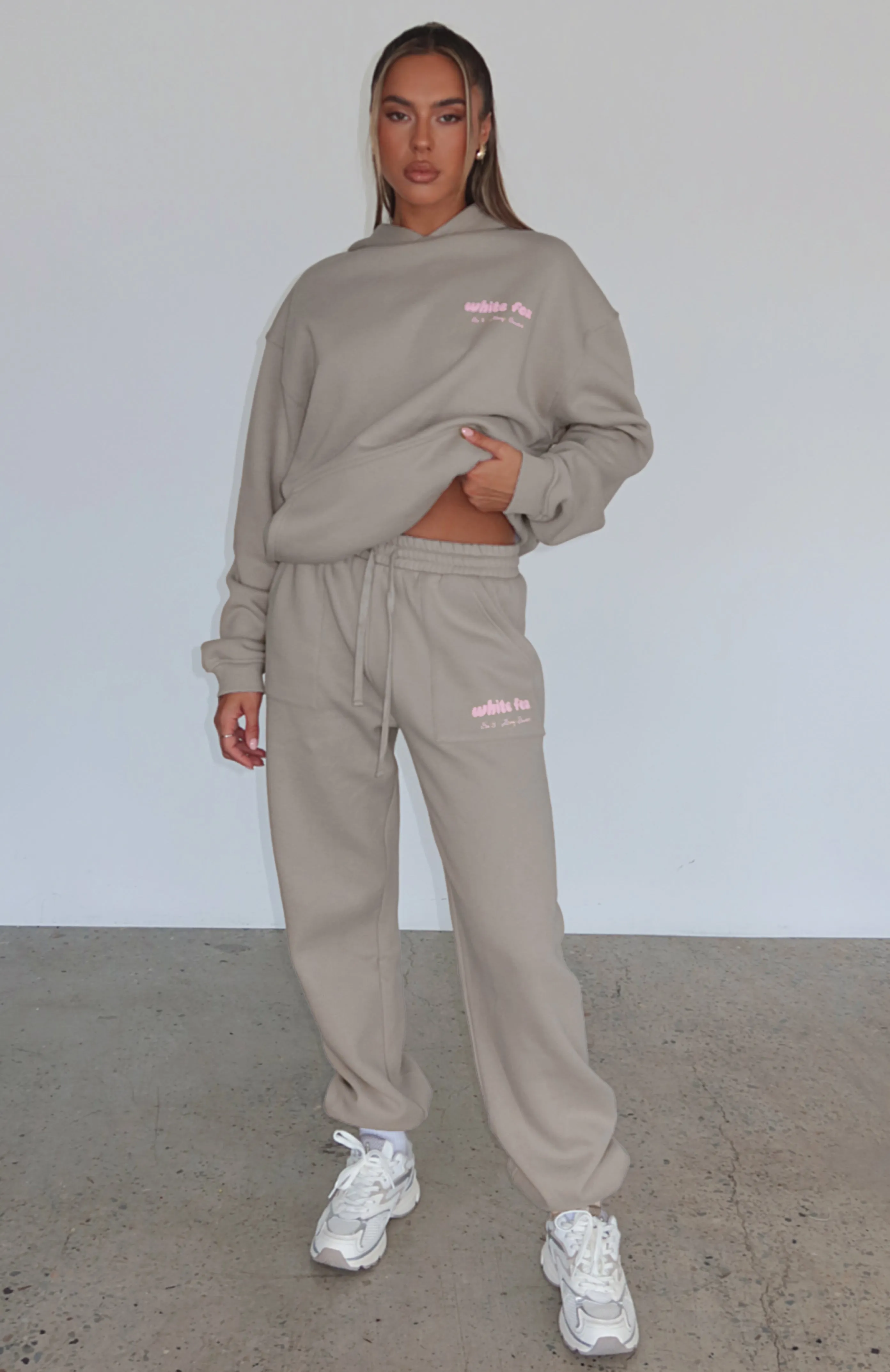 Layer Comfort Era 8 Sweatpants Mooncake
