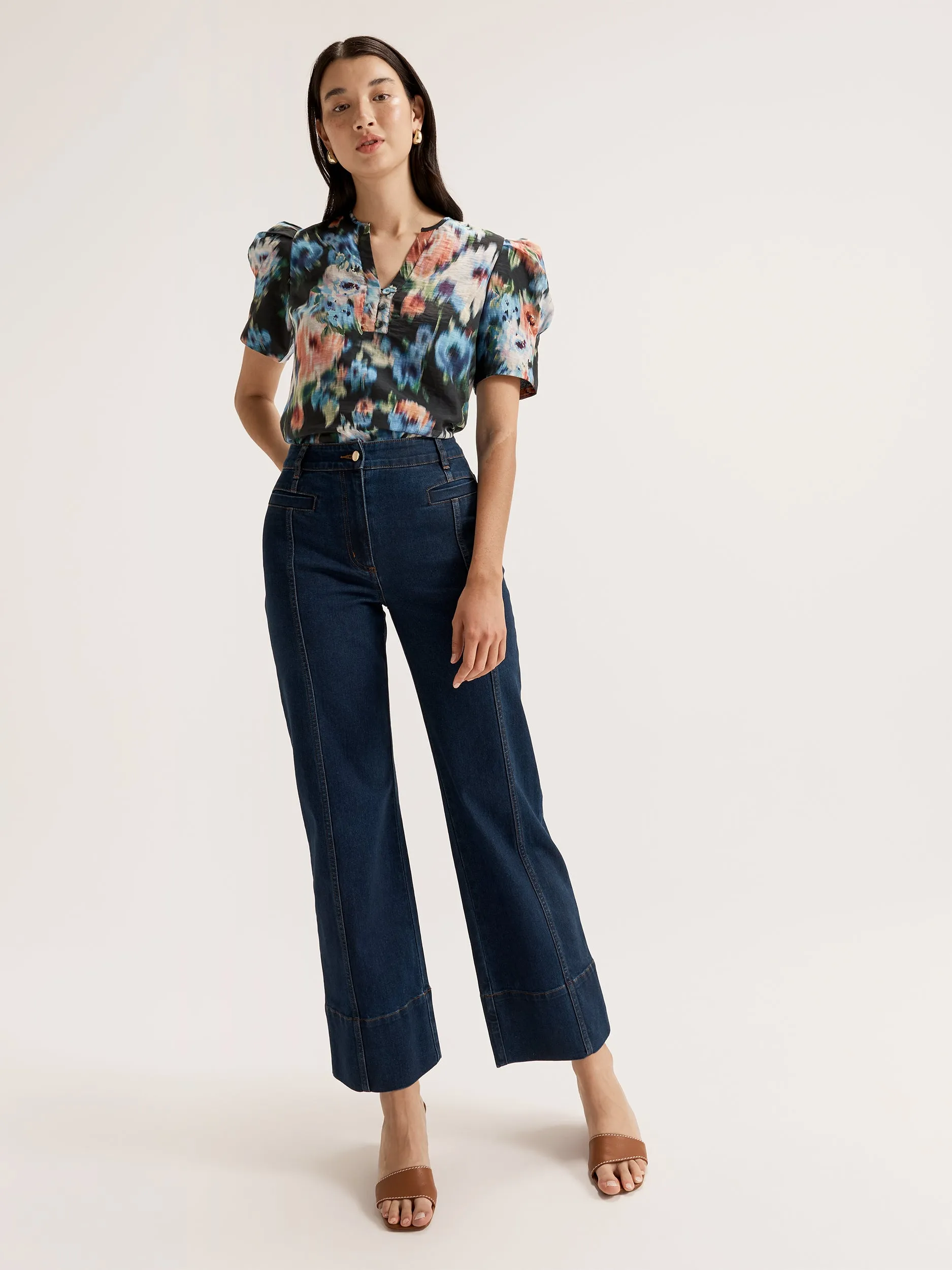 Hazy Floral Top Adaptive Temperature Control Roll Up Sleeve Design