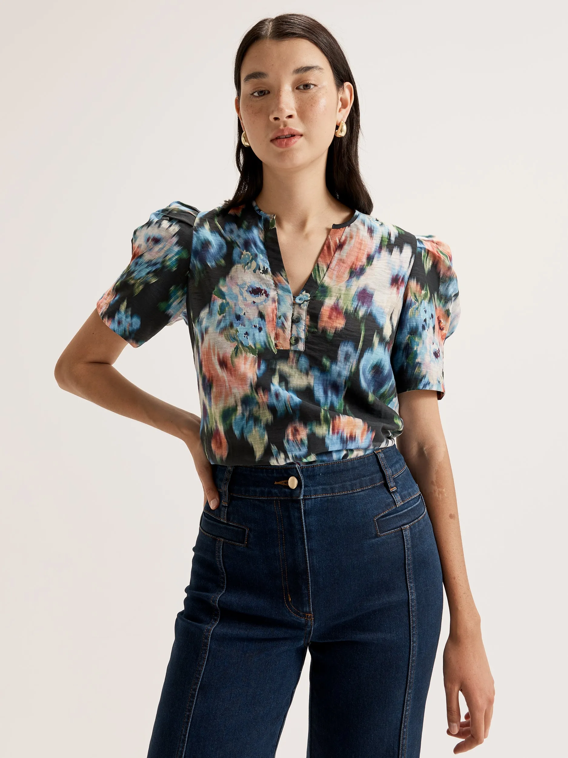 Hazy Floral Top AbrasionResistant Surface