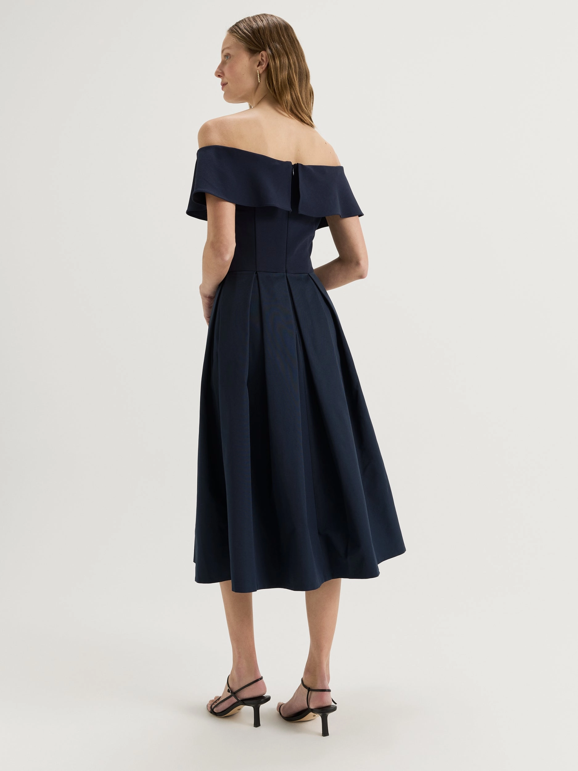 Grab Now Sleek long-sleeve dress Petal Fluted Dress