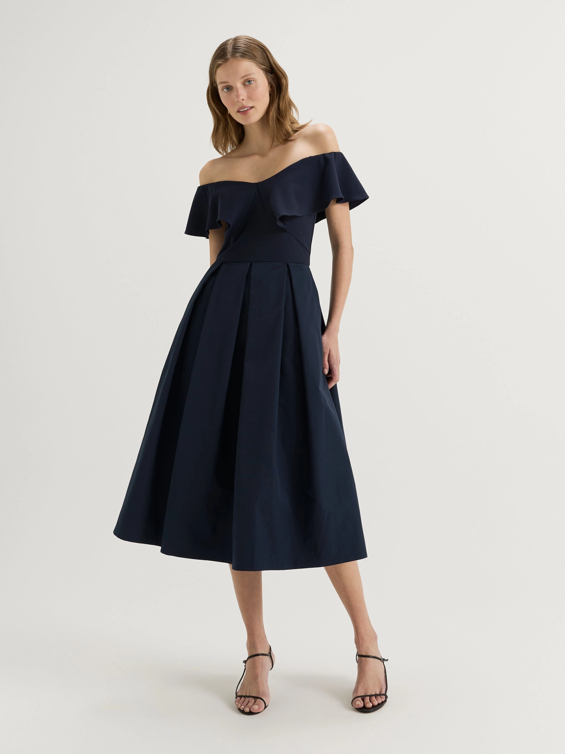 Sophisticated cocktail dress Urban Chic Petal Fluted Dress