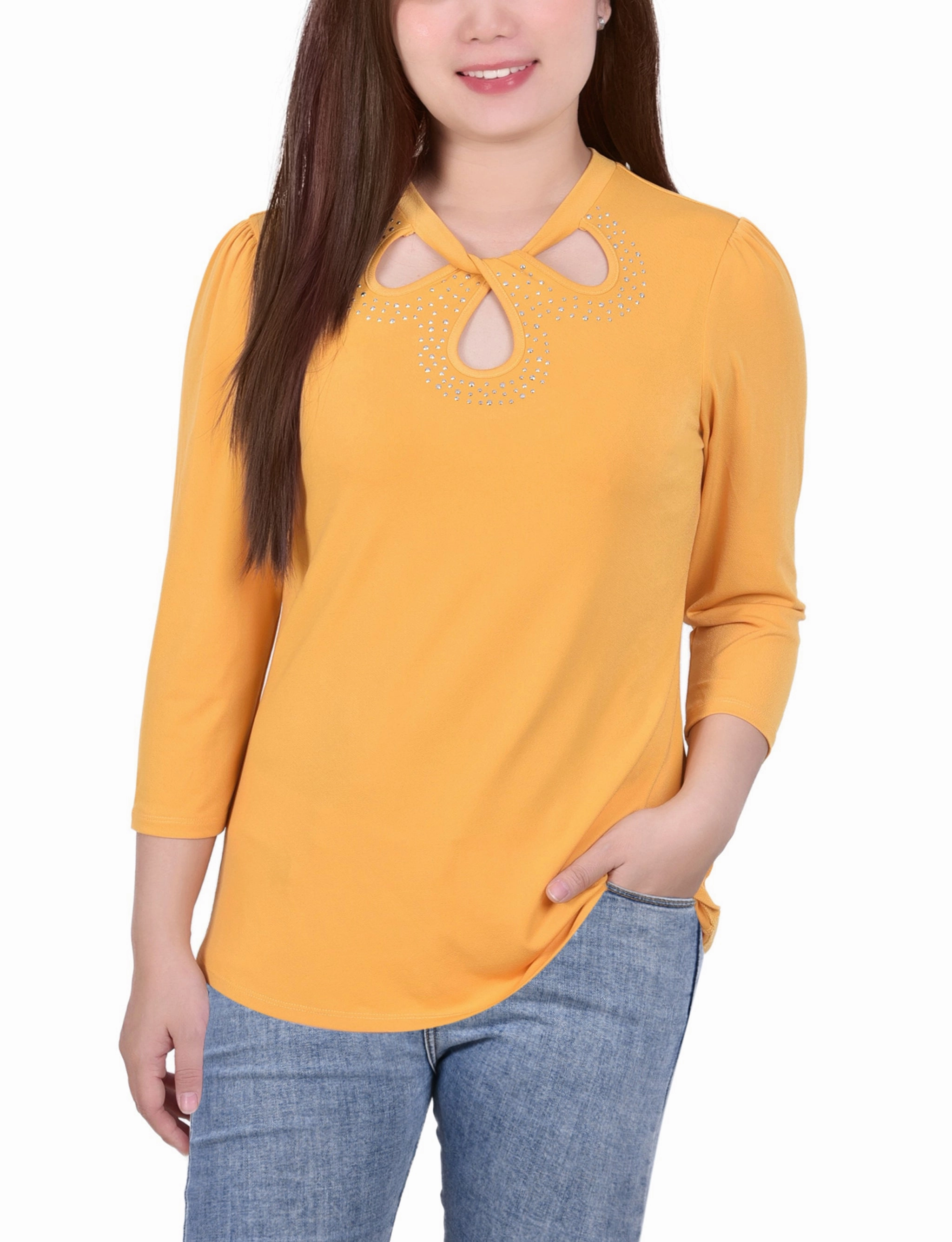 Petite 3/4 Slv Knit Crepe Studded Keyhole Top CroppedLength SublimatedPrint