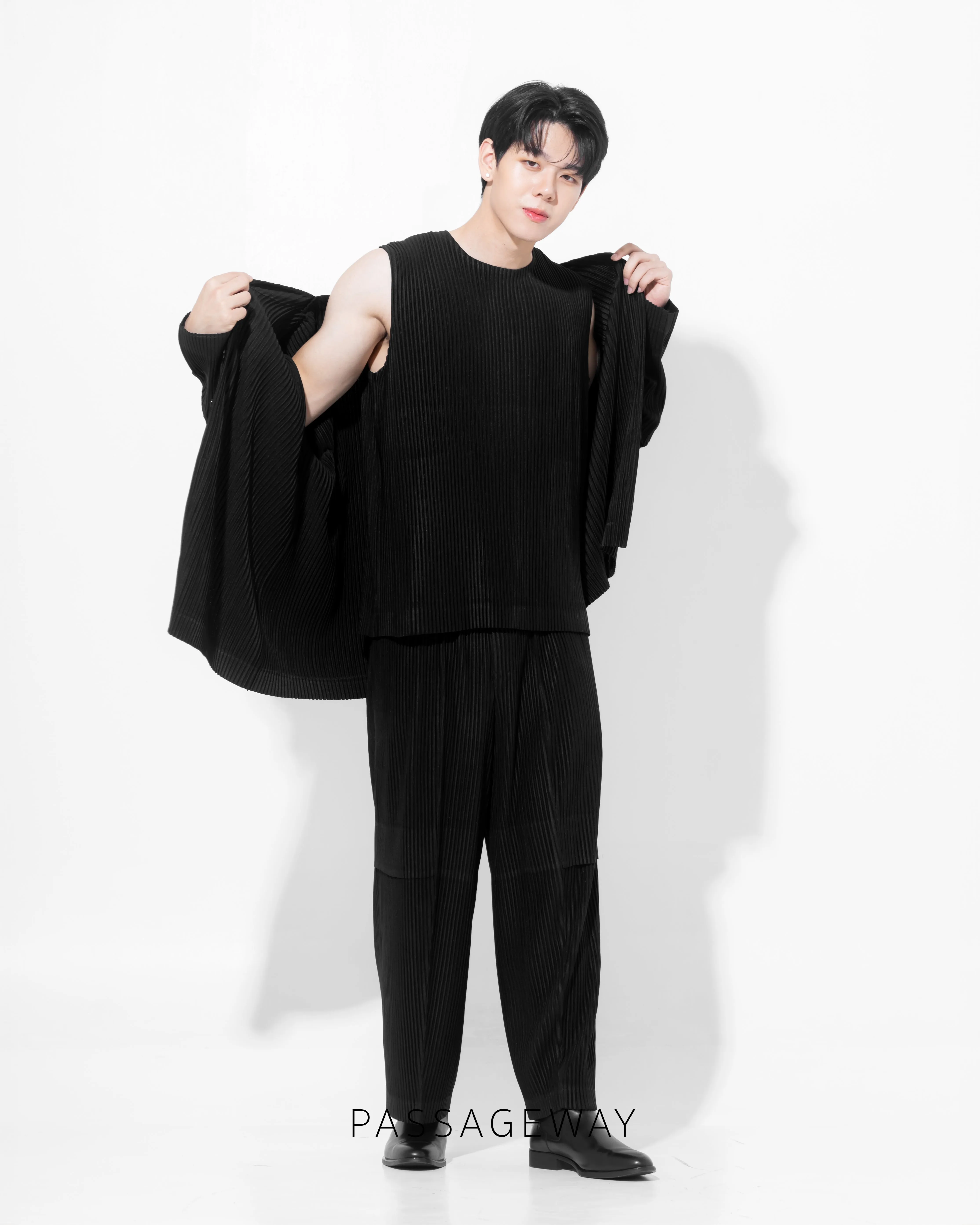 Pleated Cargo Trousers