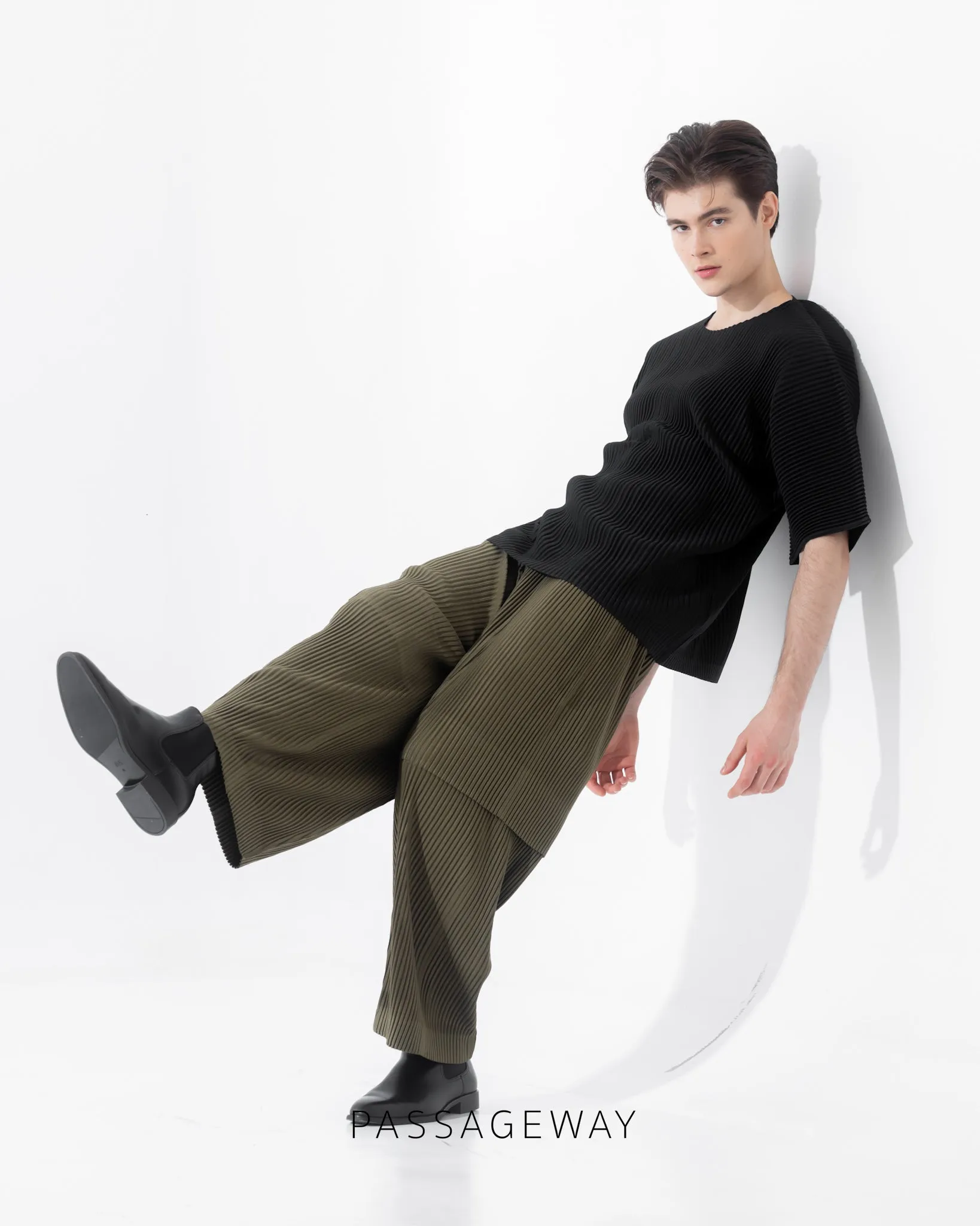 Pleated Cargo Trousers