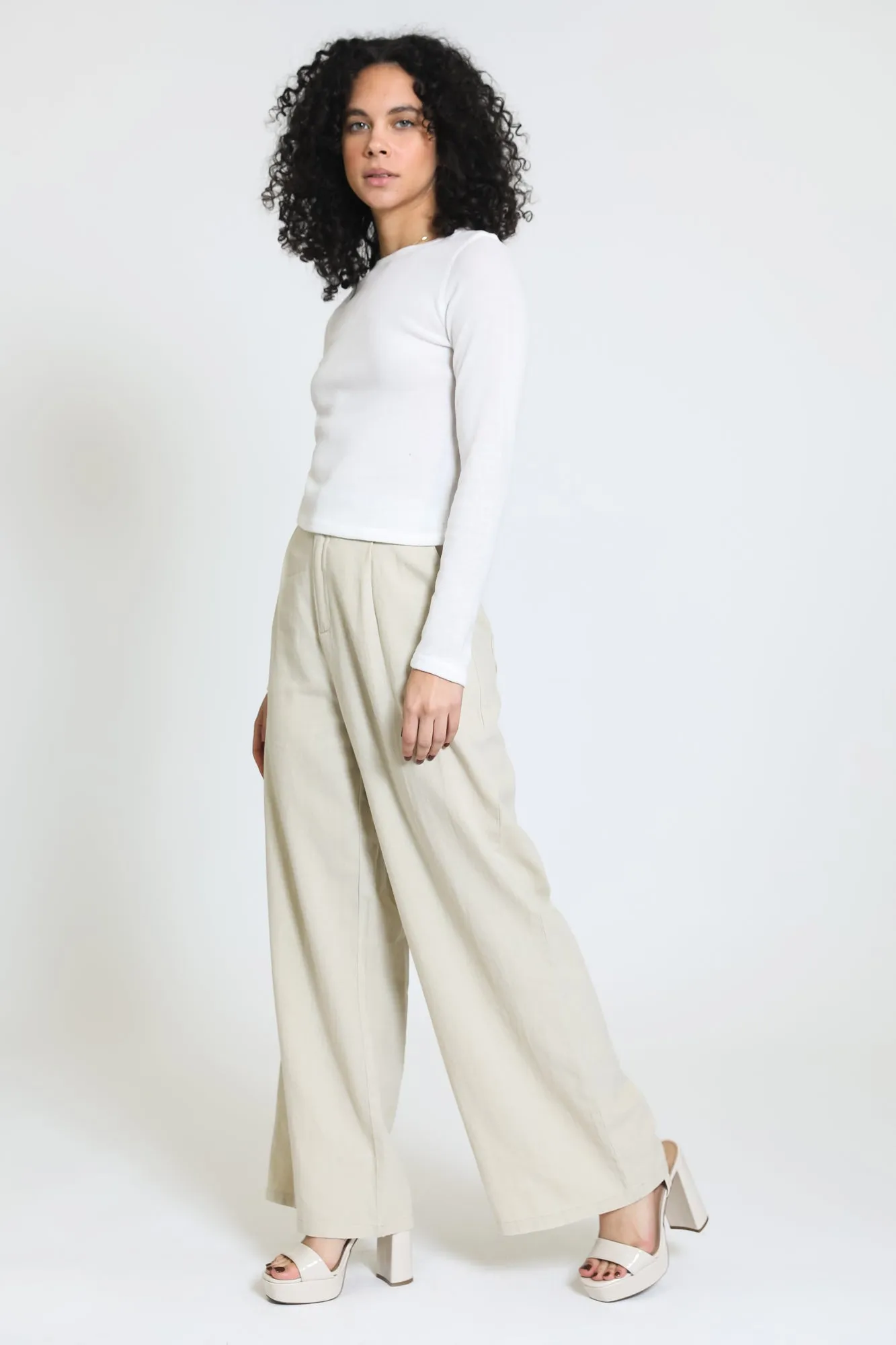 PLEATED WIDE LEG TROUSER - SAND
