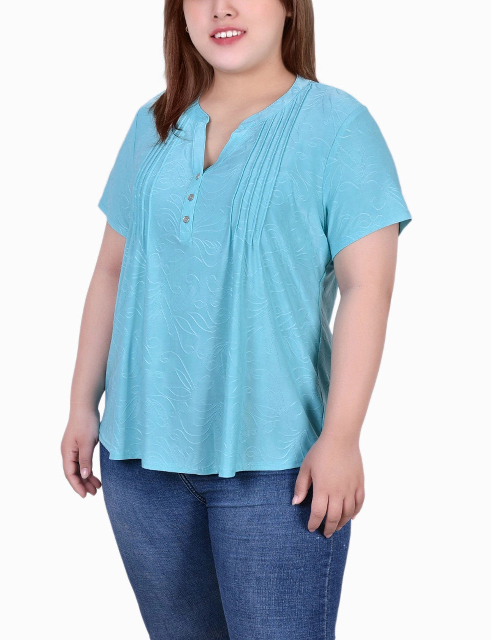 Plus Size Short Sleeve Y Neck Jacquard Knit Top Reinforced Hem Stitching