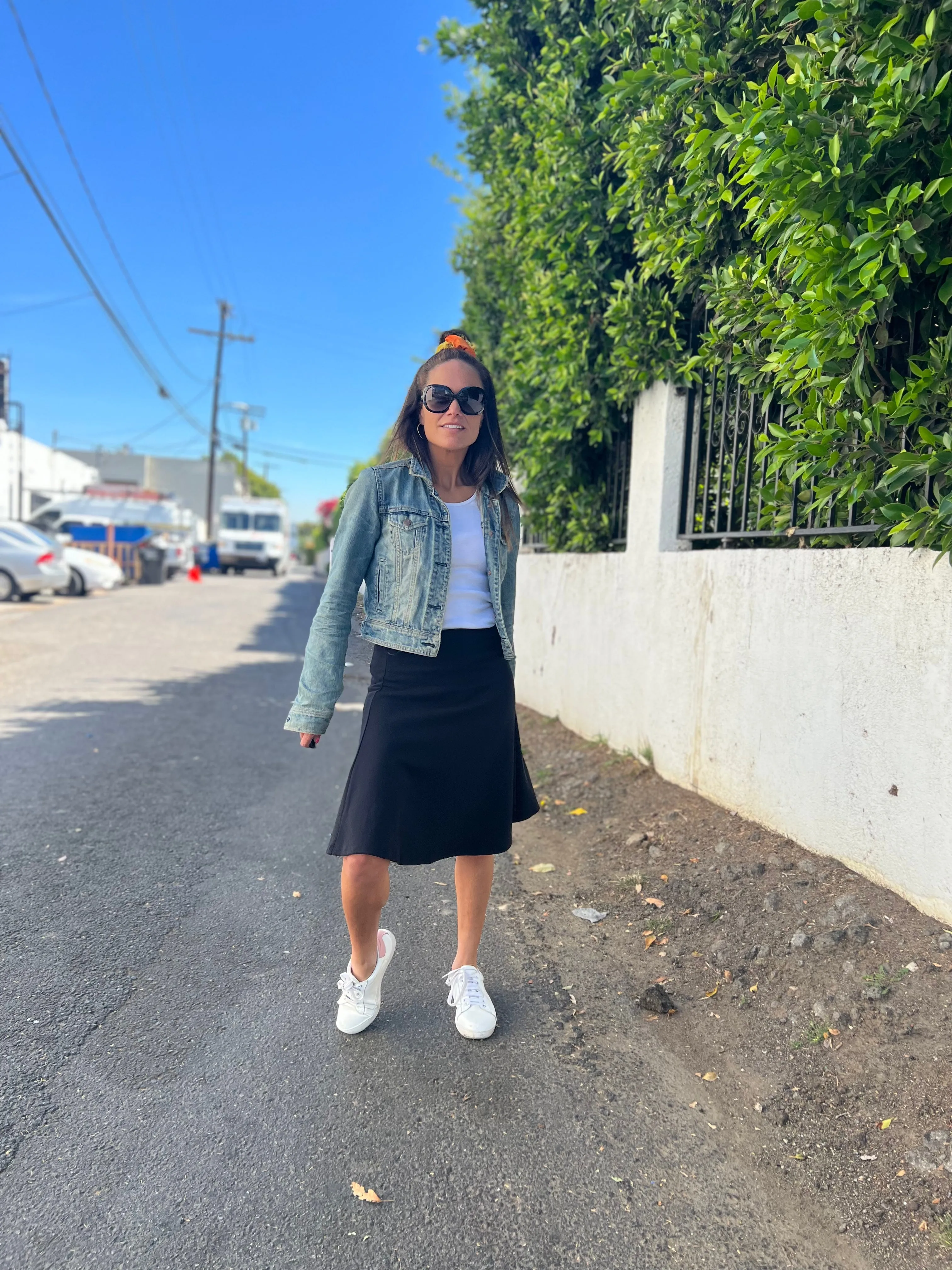 MM COTTON FIT N FLARE - BLACK Mid Length Craftsmanship Focus