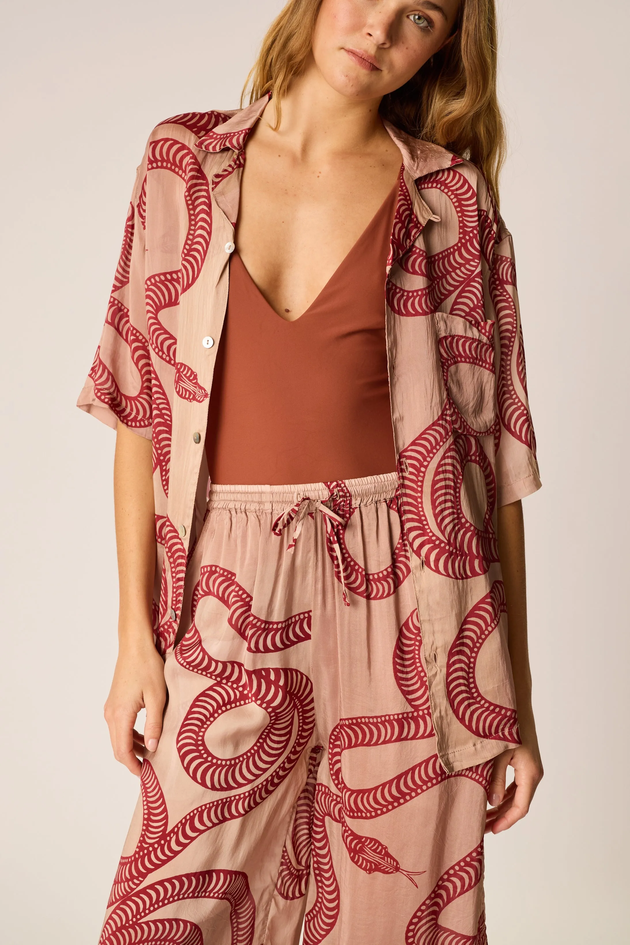 KEVIN SHIRT (UNISEX) Quick Release Fasteners