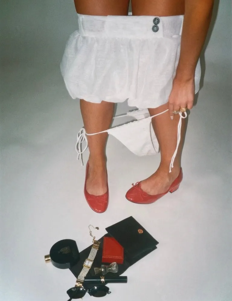 Charlotte Rework Bubble Mini Skirt | White Linen Smooth zipper closure Feminine Fit