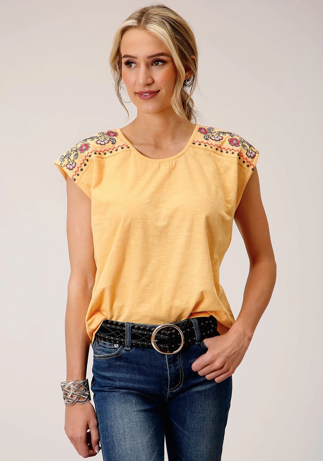 Roper Womens Slub Jersey Yellow 100% Cotton S/L T-Shirt Moisture Wicking Material Embellished Neckline
