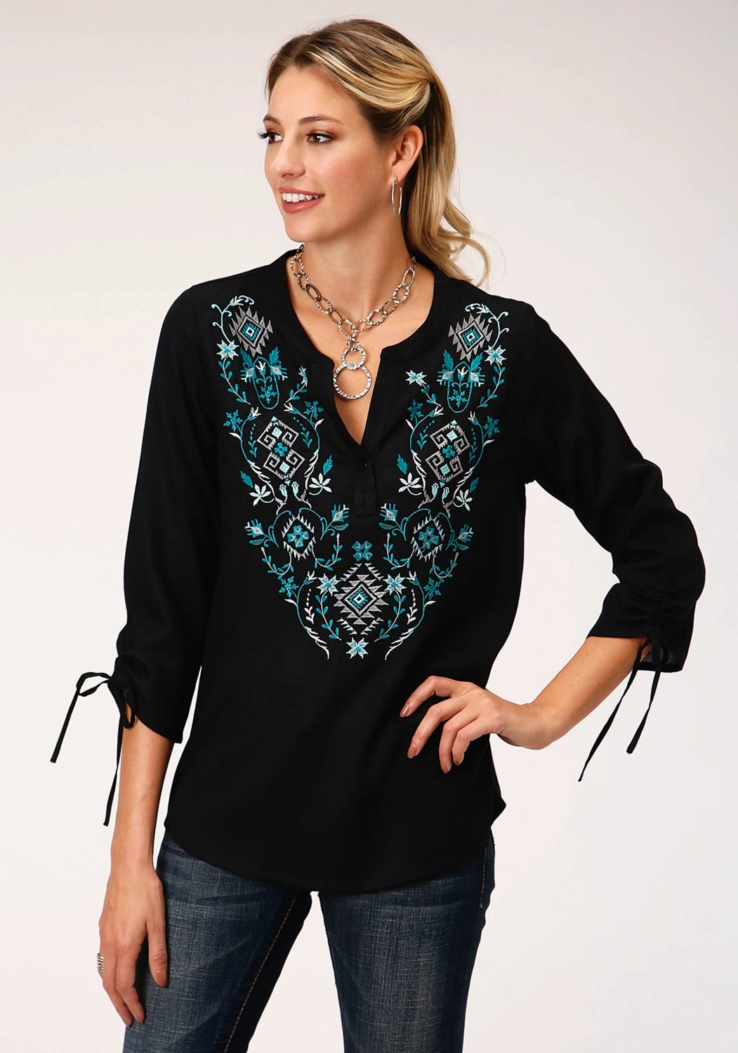Roper Womens Black Rayon/Nylon Colorful Aztec S/S Blouse Relaxed Silhouette Lightweight texture