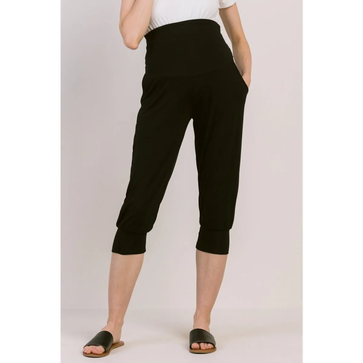 Side Pocket Maternity Capri - Black