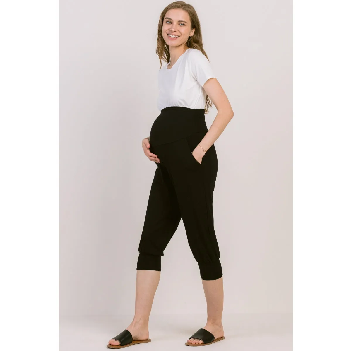 Side Pocket Maternity Capri - Black