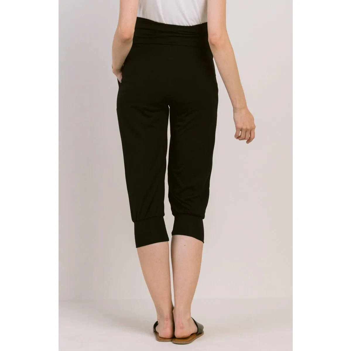 Side Pocket Maternity Capri - Black