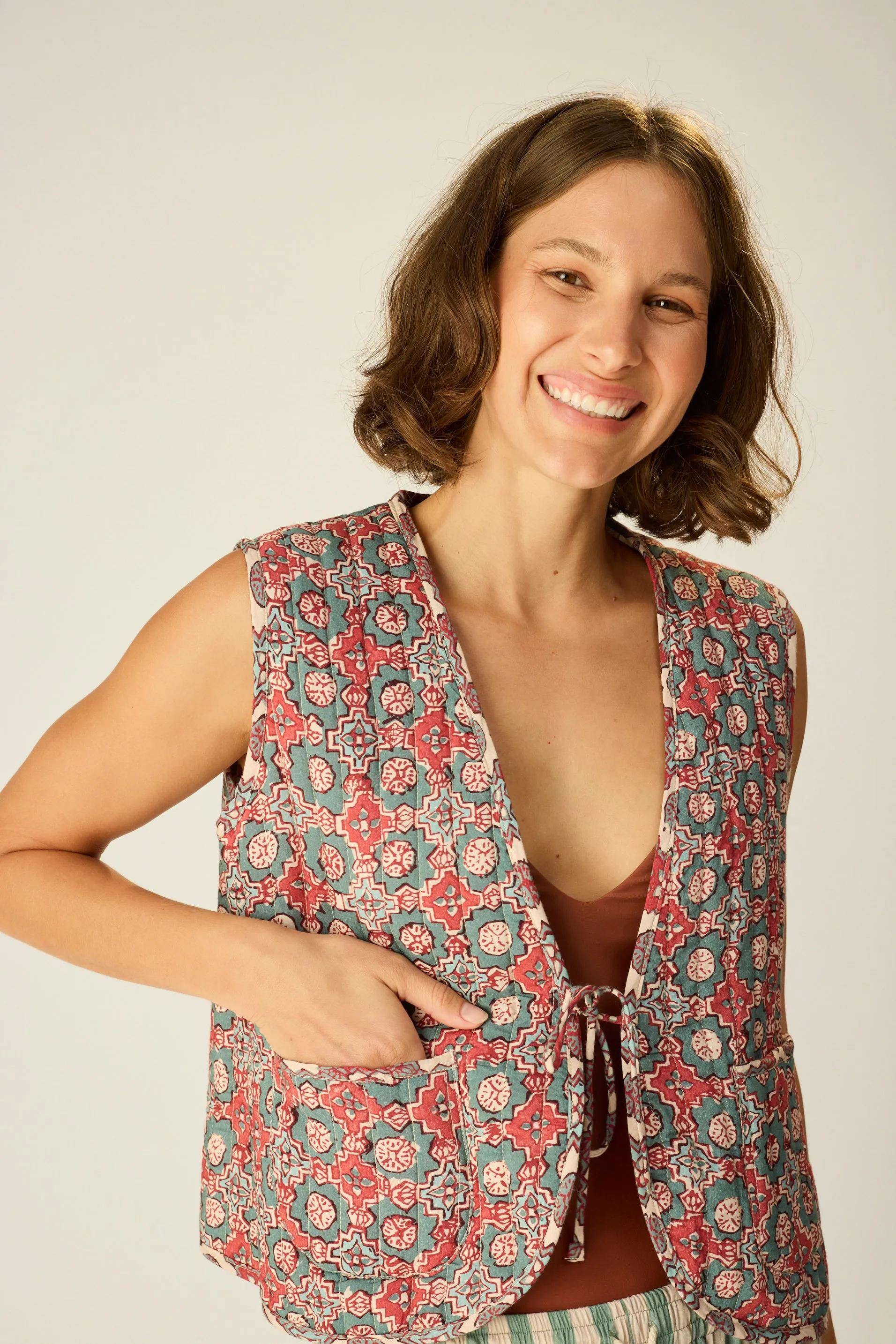 FELICITY VEST Multi Directional Stretch