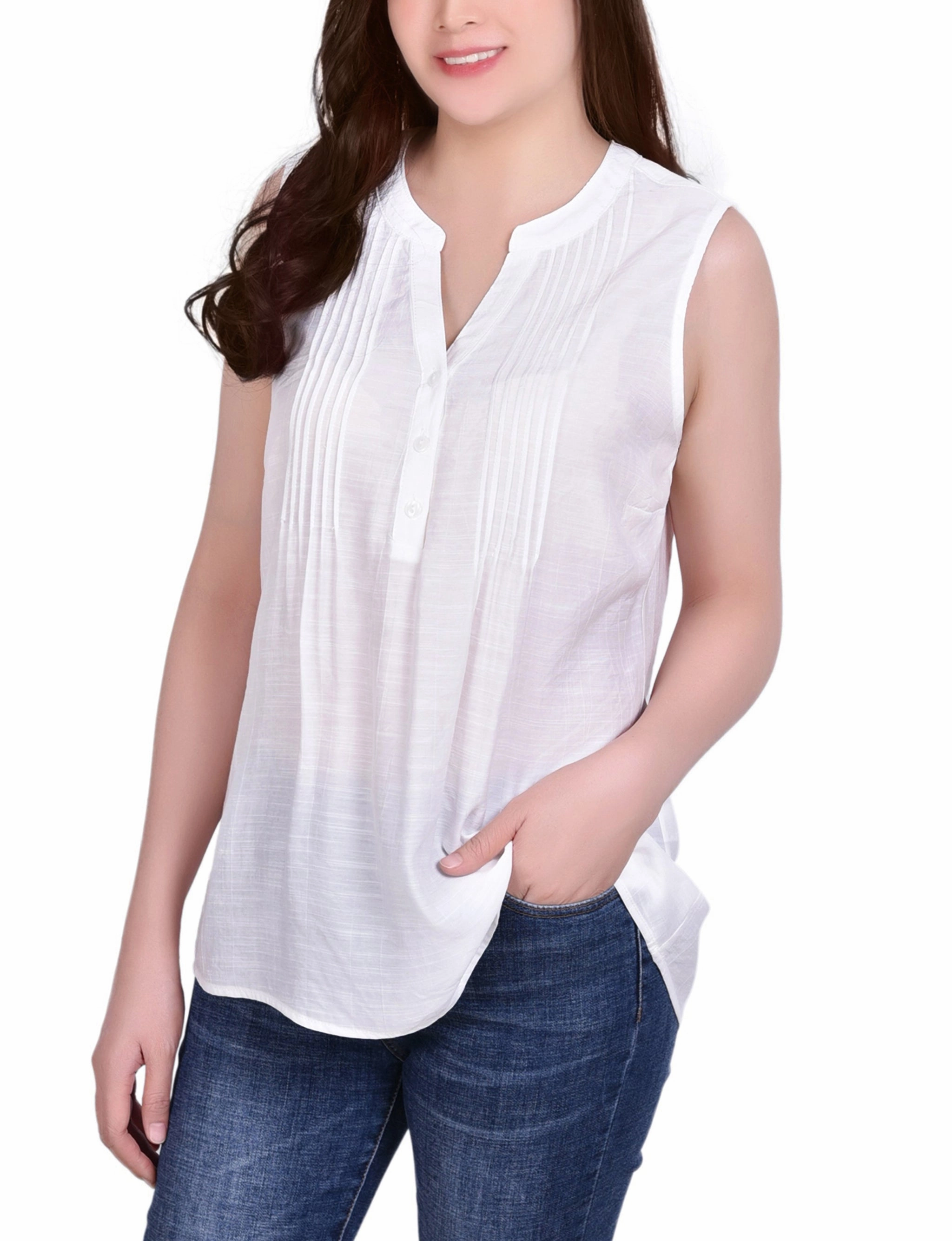 Sleeveless Pintucked Blouse Sporty Design Airflow Weave Pattern