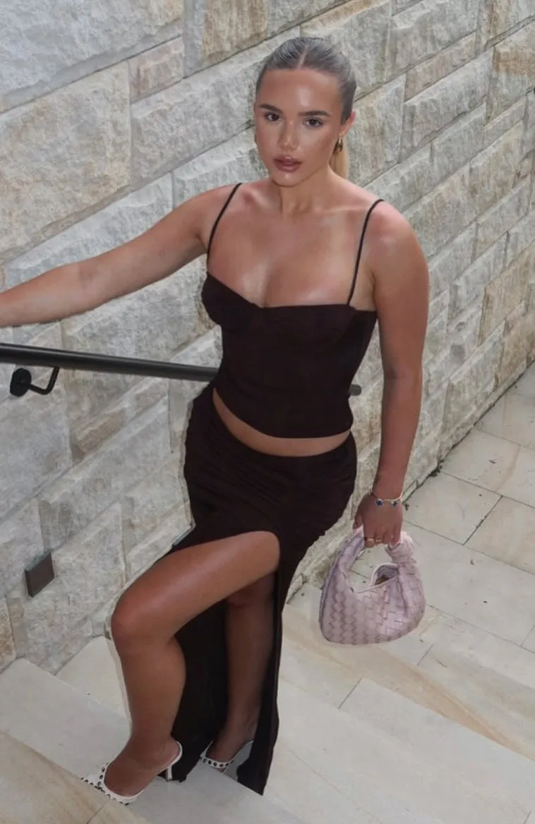 Light Touch Easy Combo Something Feels Off Top Chocolate