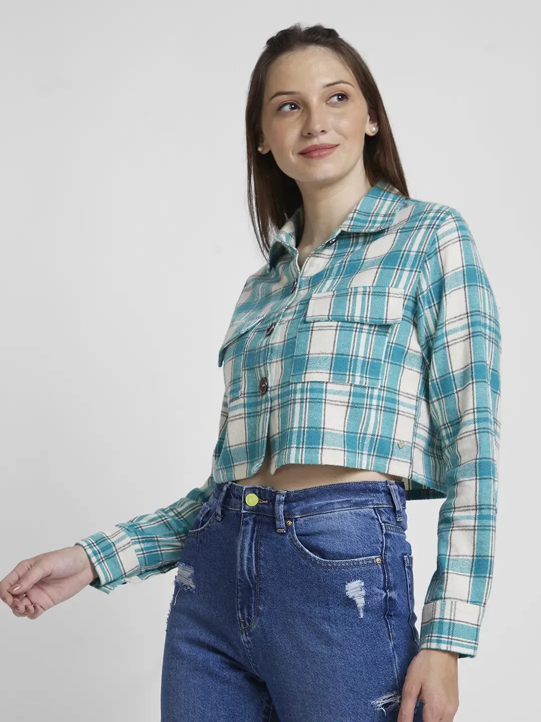 Spykar Women Green Cotton Oversize Fit Full Sleeve Checkered Crop Shirt