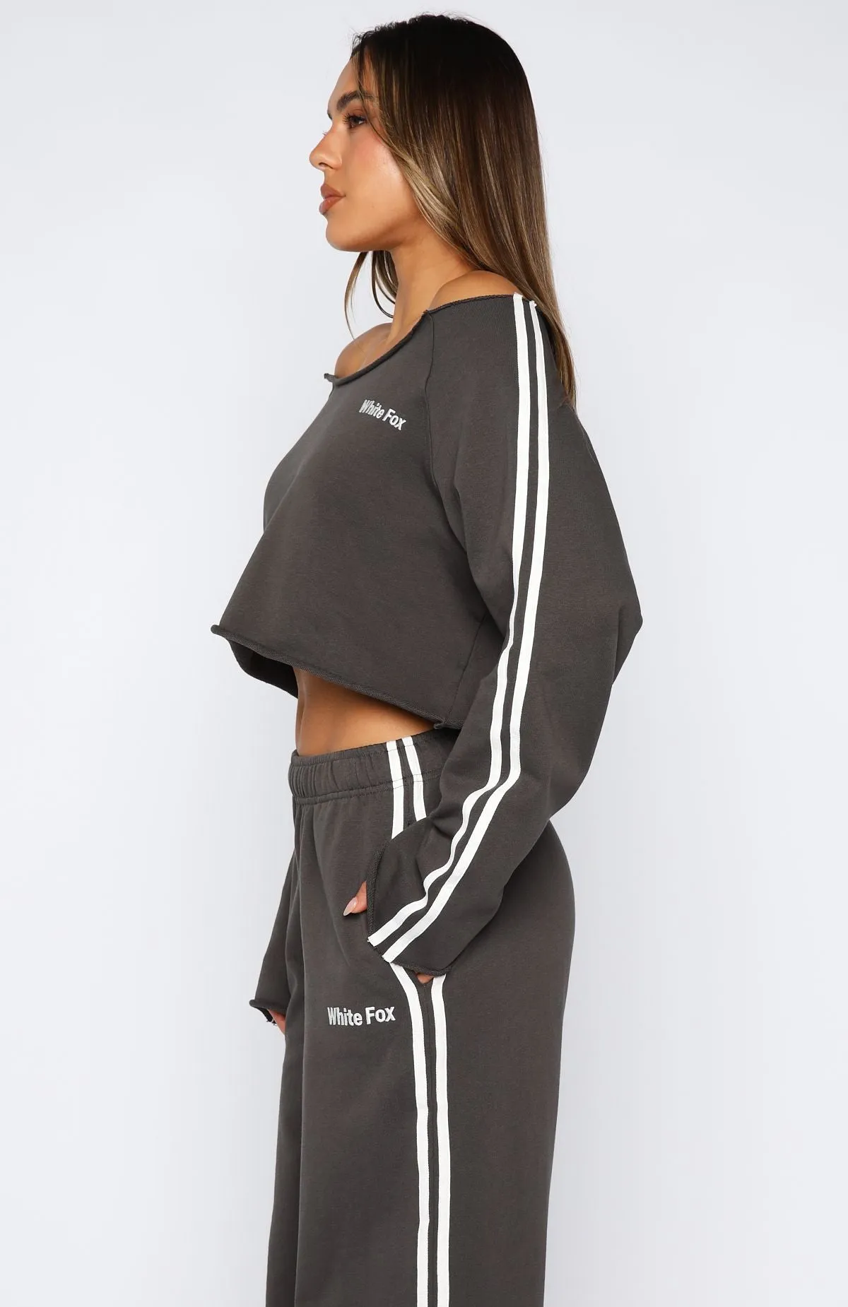 Moisture Management Simple Trend Star Student Cropped Off Shoulder Sweater Charcoal