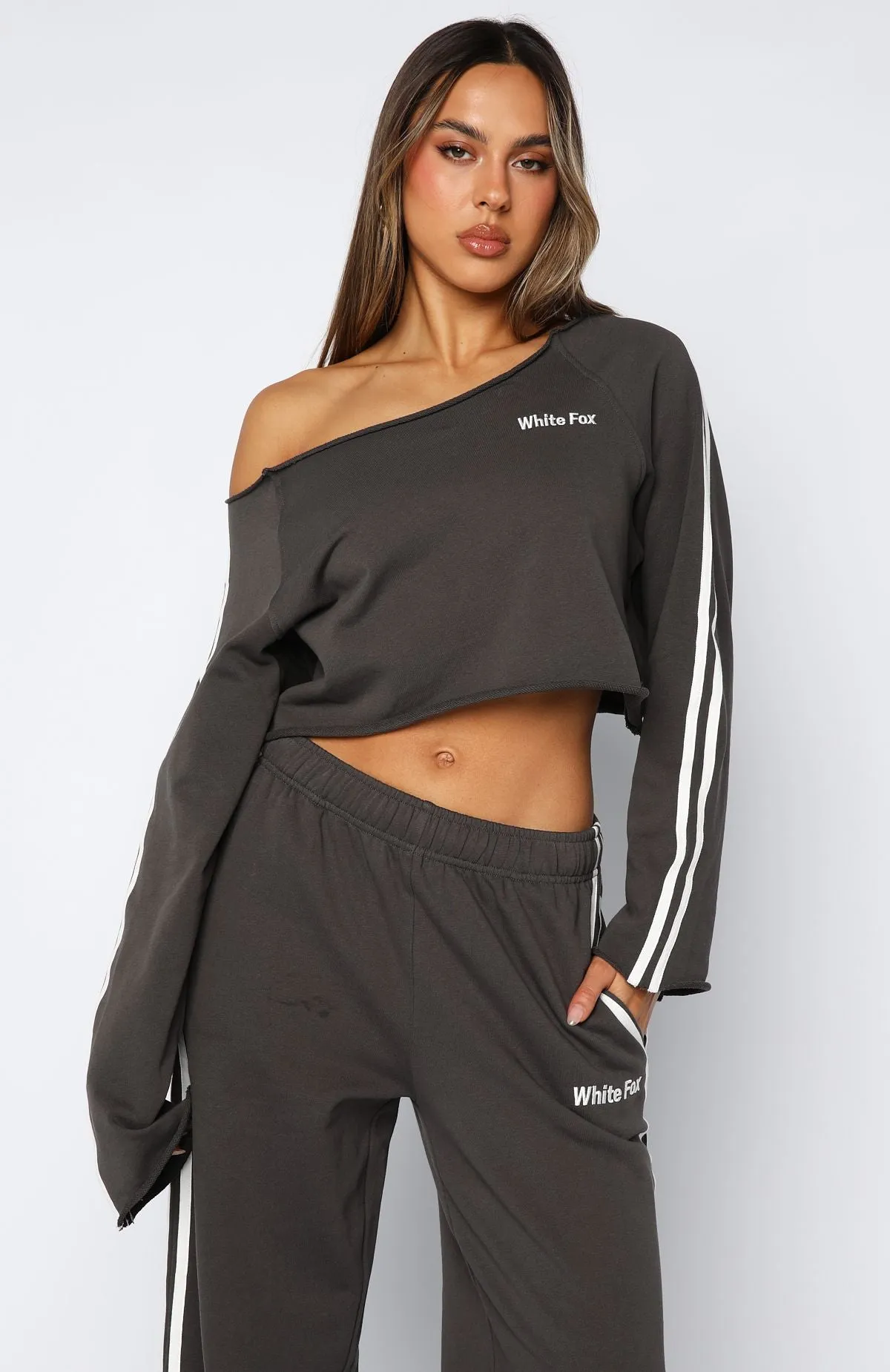 Neutral Look Star Student Cropped Off Shoulder Sweater Charcoal