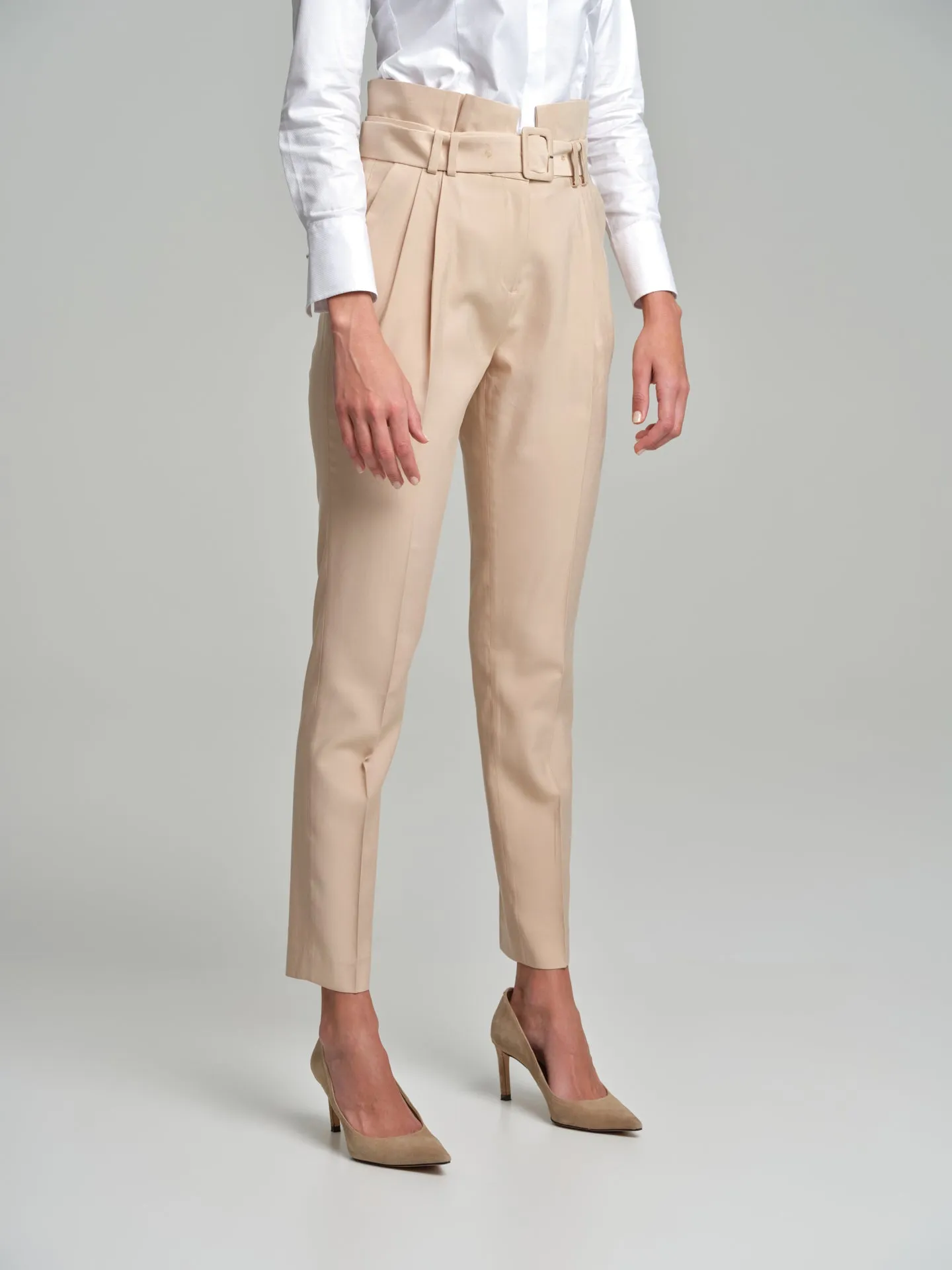 Straight leg pleated trousers with self-fabric buckle