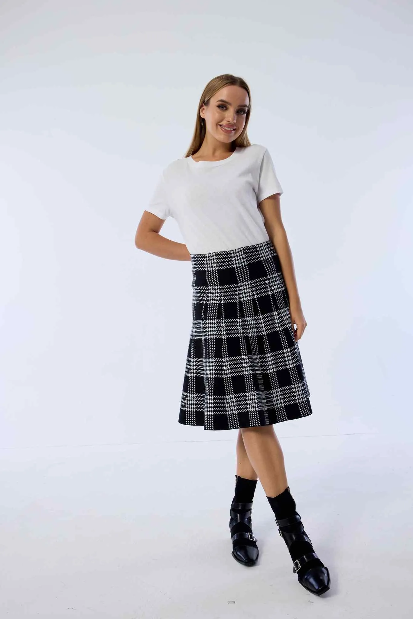 Mix Culture High Waist AMAZING MM SKIRT - YEAR ROUND BLACK PLAID
