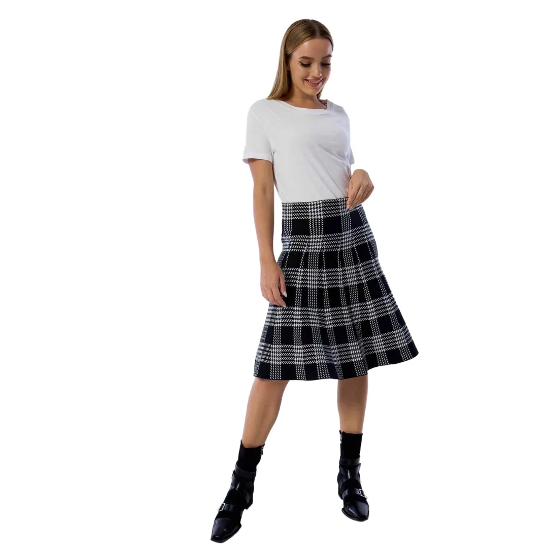 AMAZING MM SKIRT - YEAR ROUND BLACK PLAID Influencer Style