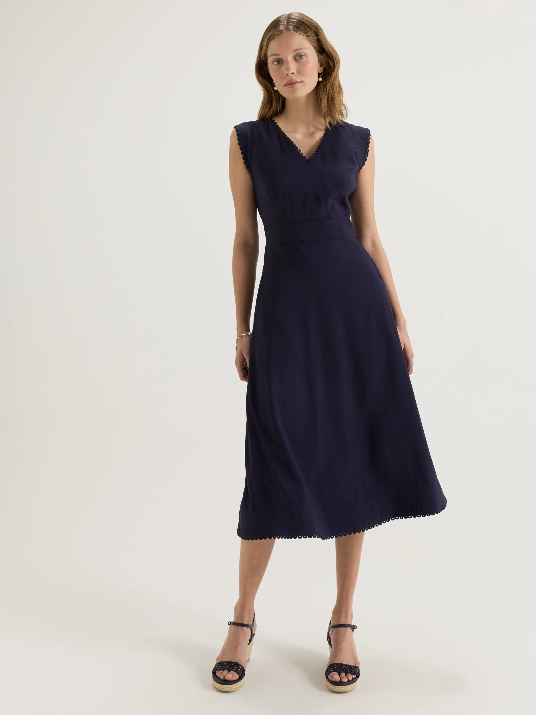 Aster Dress Polished Appearance Gemstone-Detail