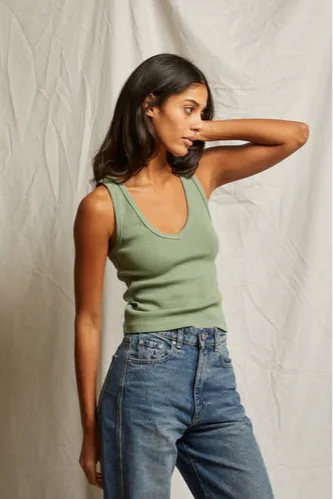 QuickDry Maria Structured Rib V-Neck Tank - Aloe