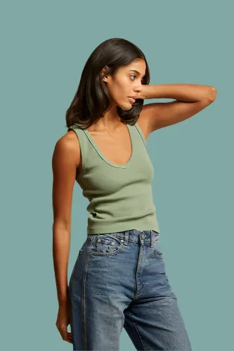 Seamless construction steel made Maria Structured Rib V-Neck Tank - Aloe