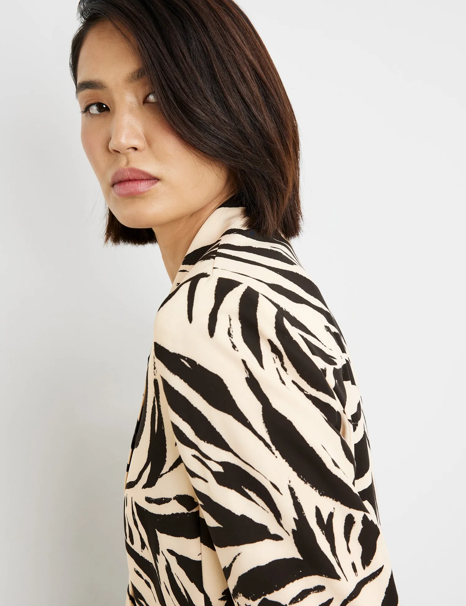 Taillierter Blazer mit Print