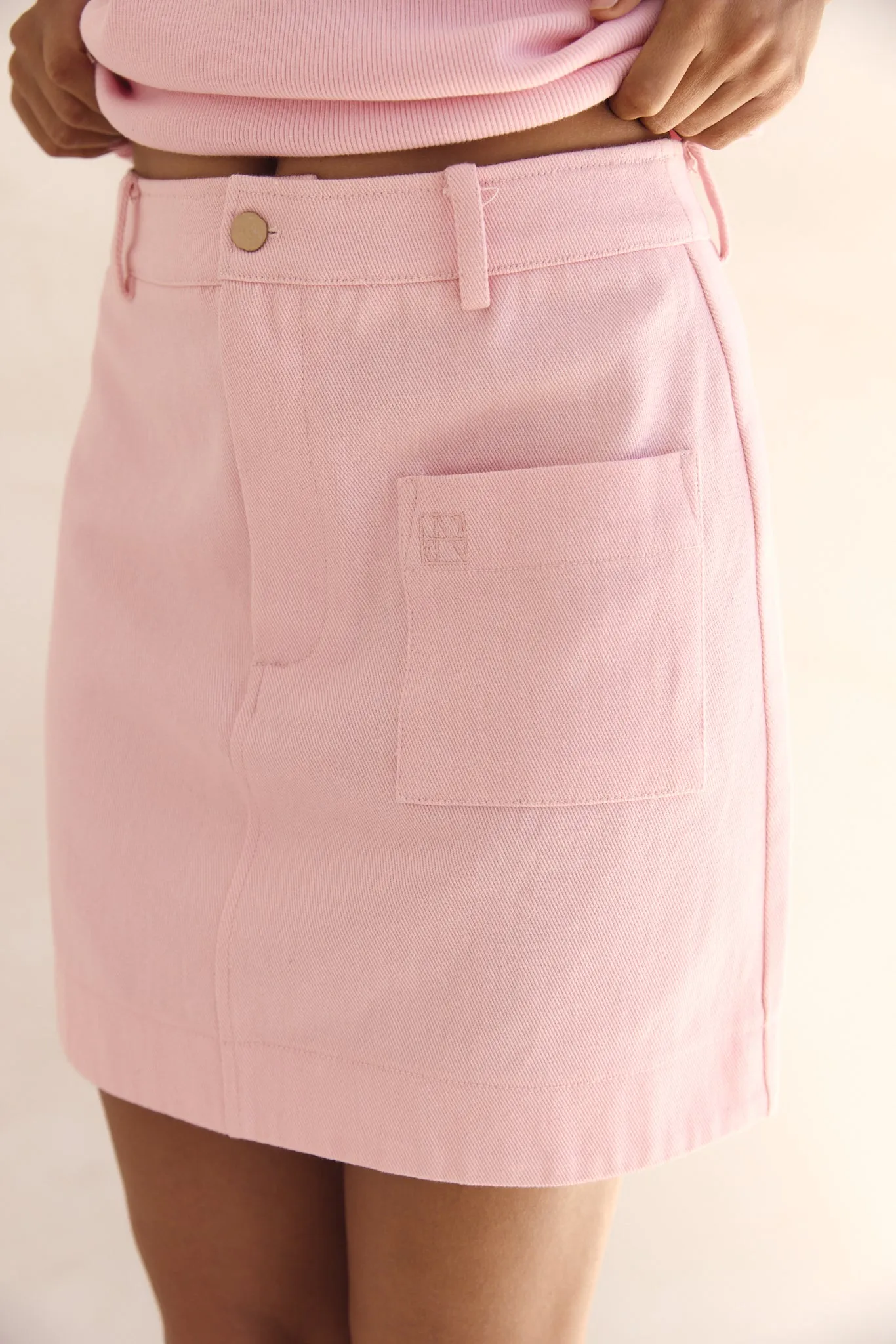 Outfit Basic Dakoda Denim Mini Skirt (Blush)