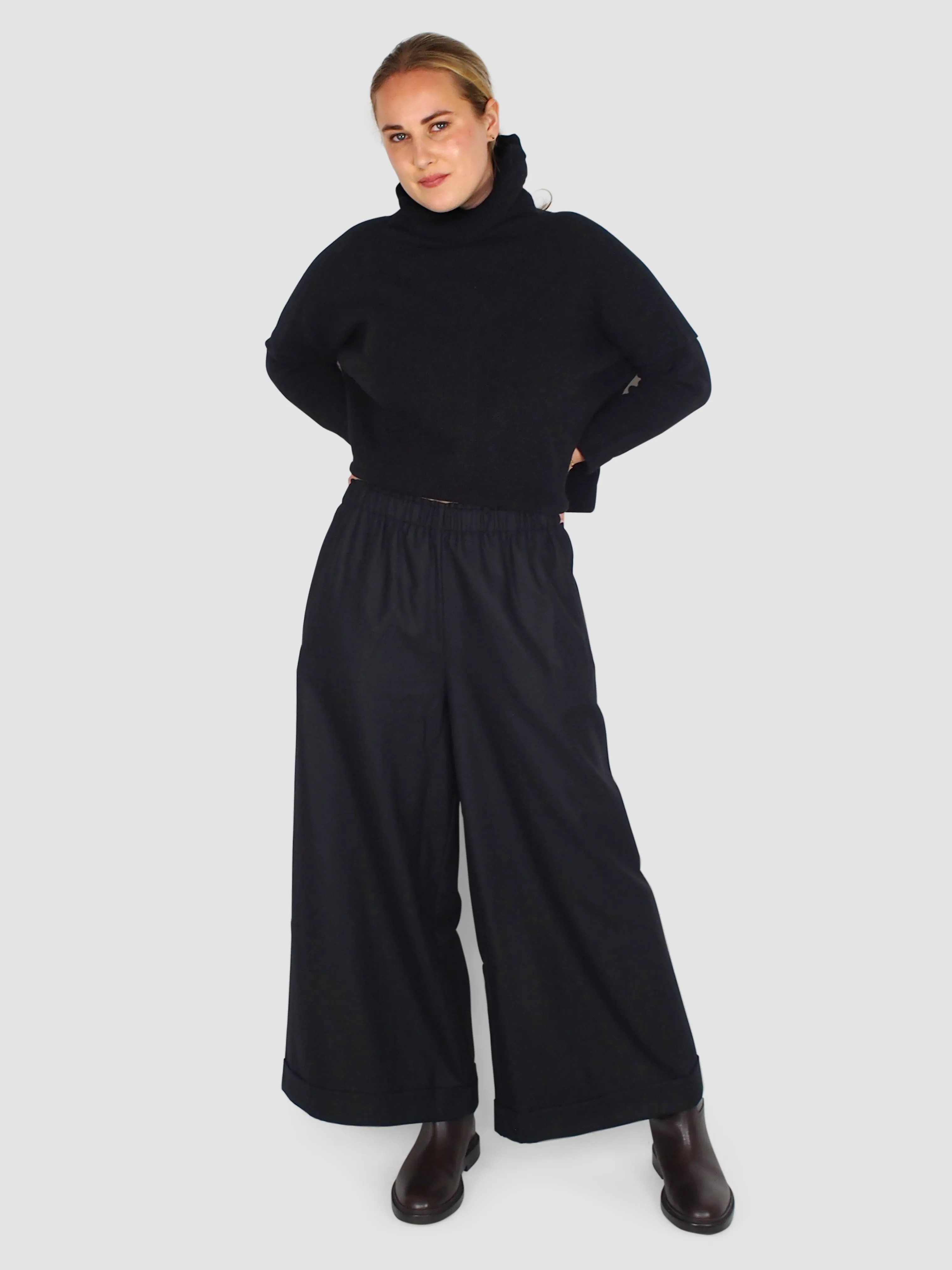 Trousers w/Pockets - Black