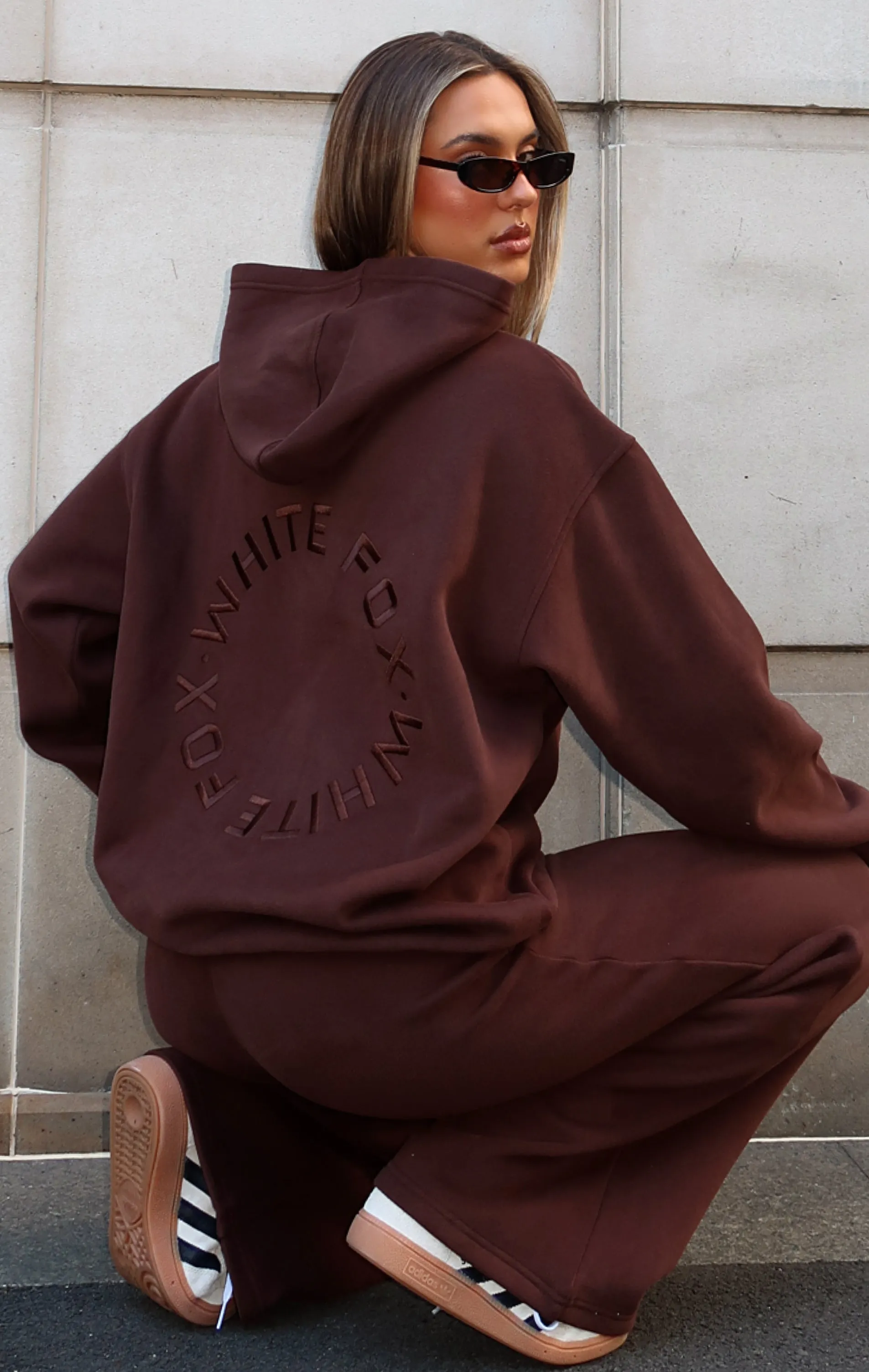 Layered Weight Distribution Guide Stay Lifted Oversized Hoodie Bitter Chocolate