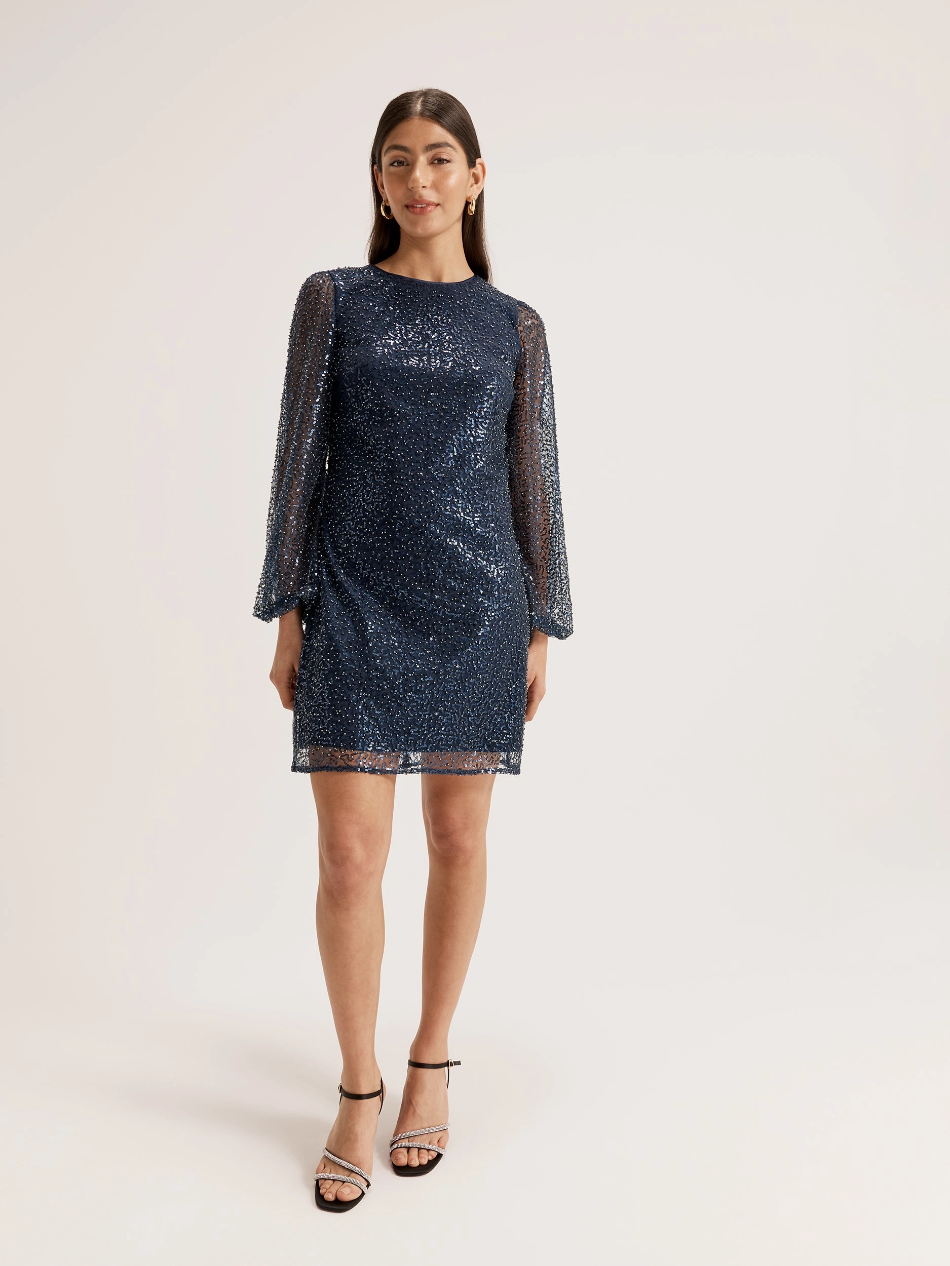 Playful touch Layered Fit Venetian Sleeved Dress