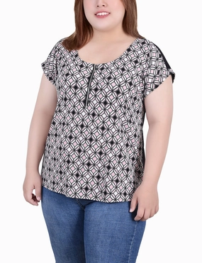 AdaptiveFitFabric Plus Size Short Sleeve 1/2 Zip Knit Top
