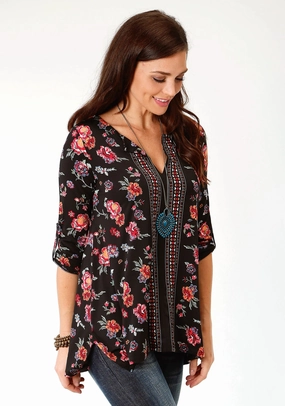 Glossy Texture Unisex style Roper Womens Black Poly/Spandex Shark Bite Floral S/S Tunic