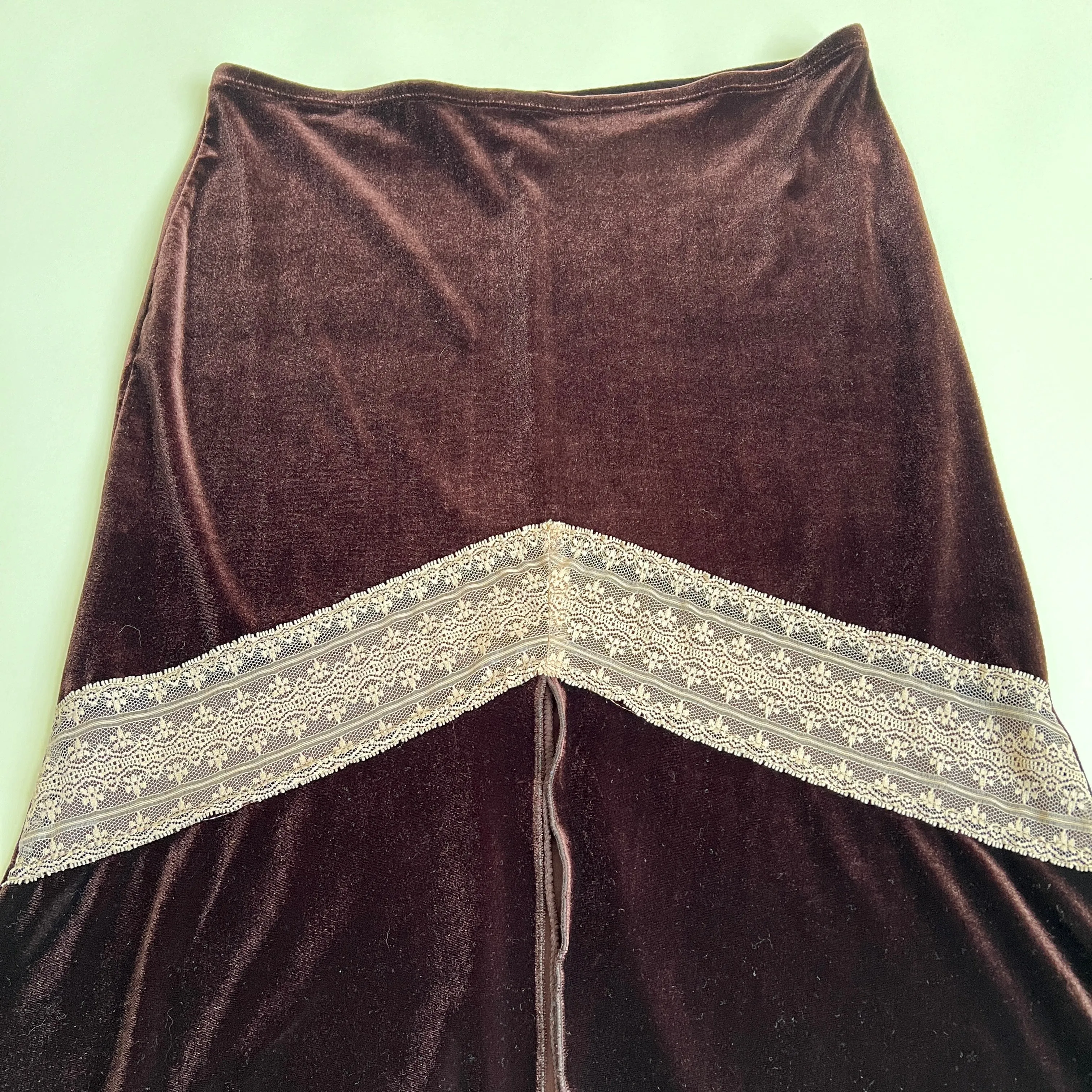 Vtg 90s brown velvet   lace midi skirt (L)