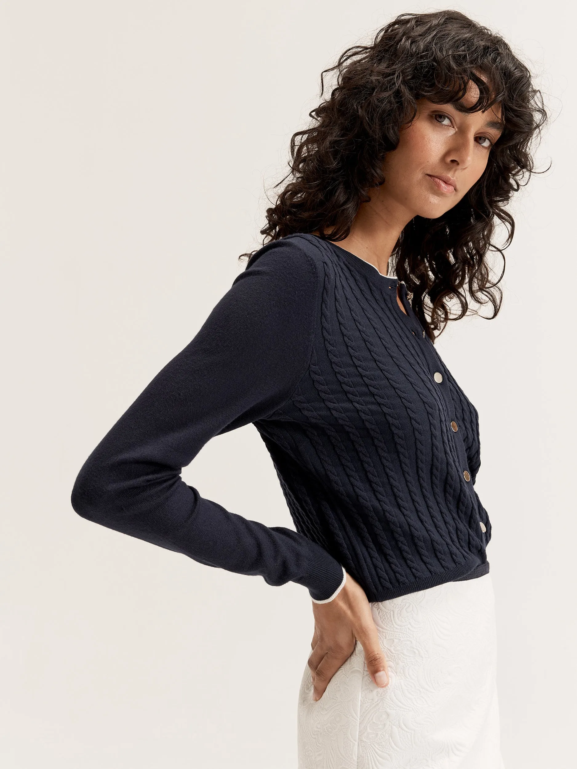 Caspian Cardi Simple Silhouette Daily Warmth