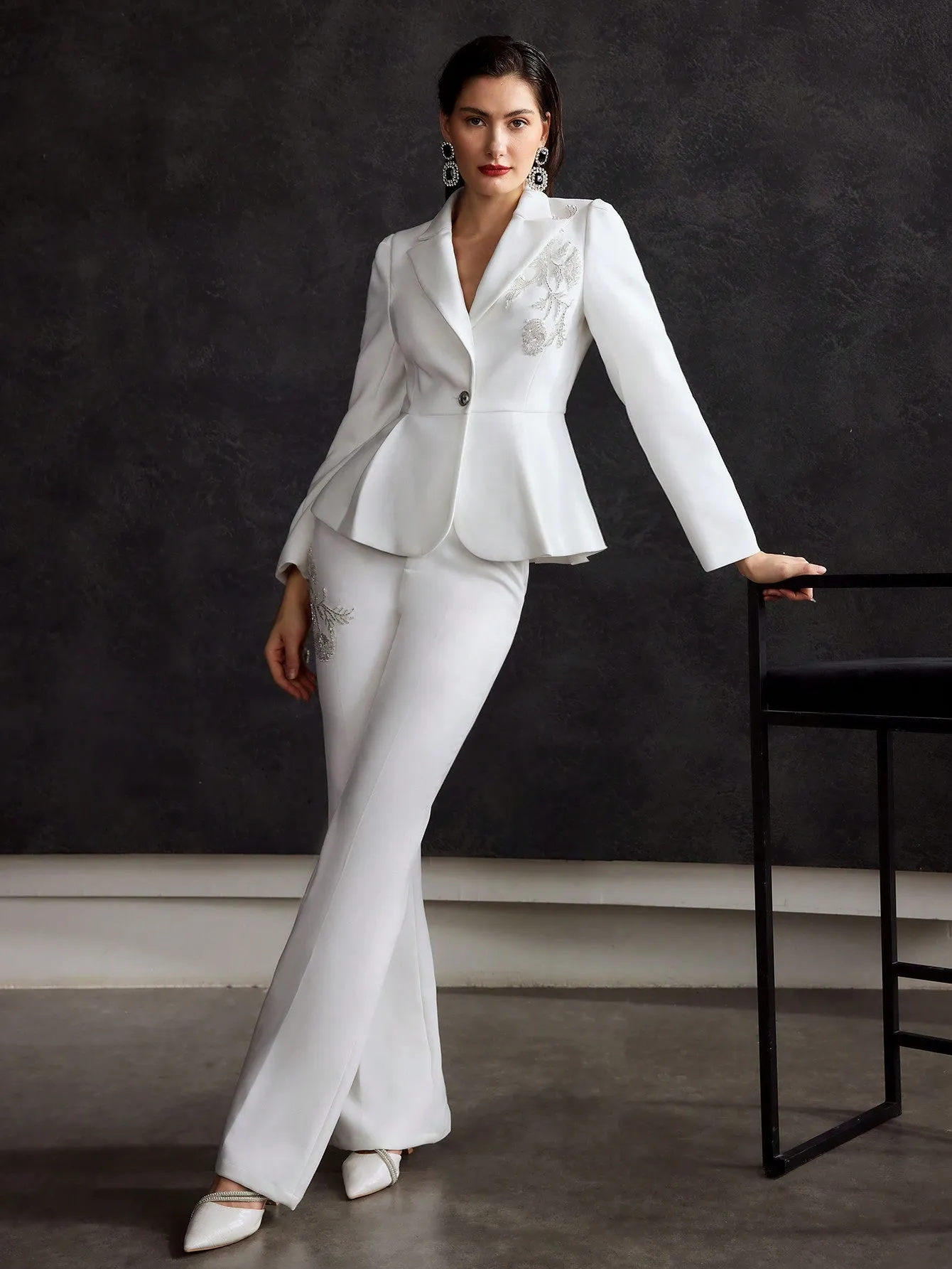 White Double Button Zipper Floral Beaded Blazer
