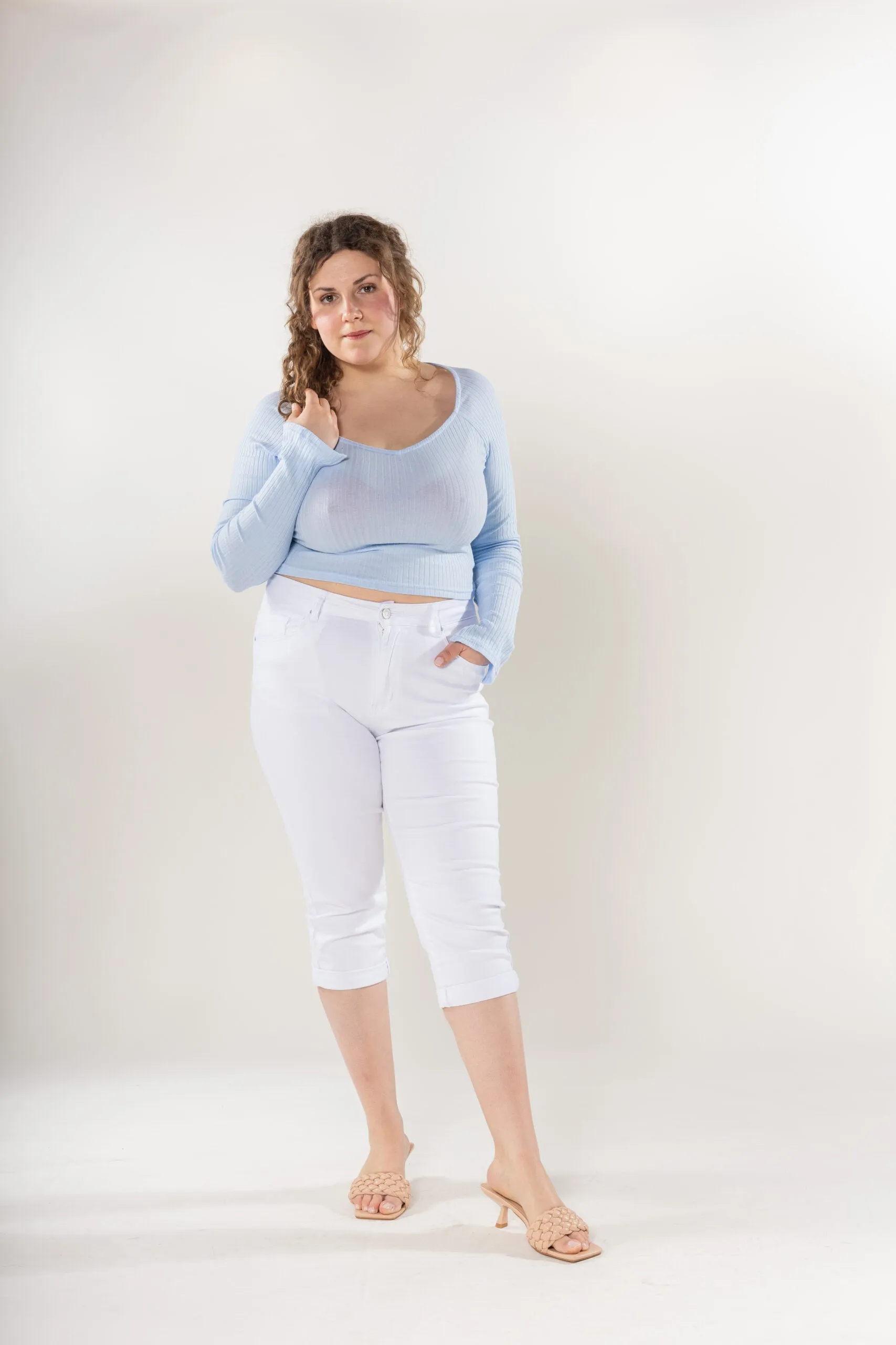 Wholesale White Denim Plus Size Cropped Trousers