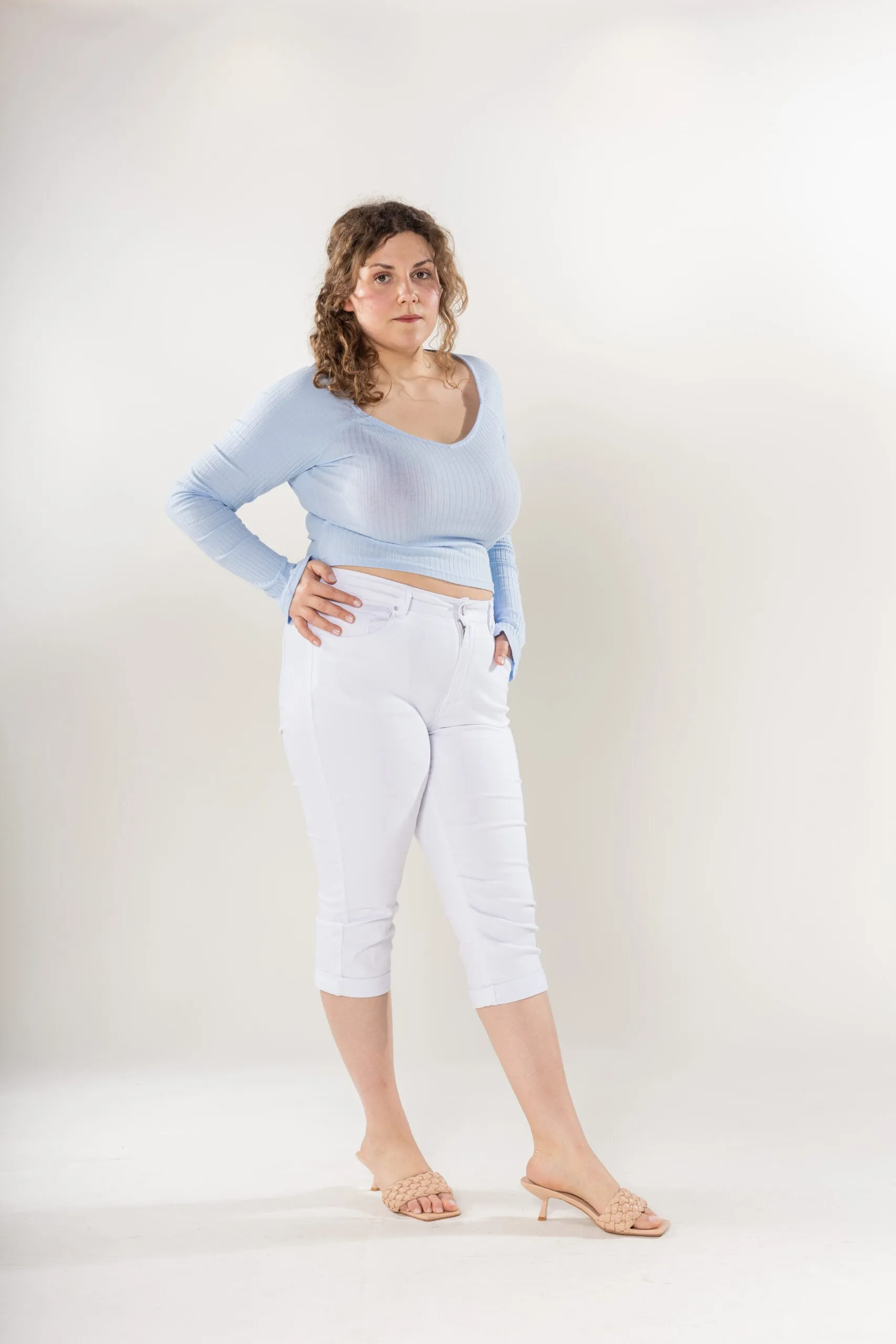 Wholesale White Denim Plus Size Cropped Trousers