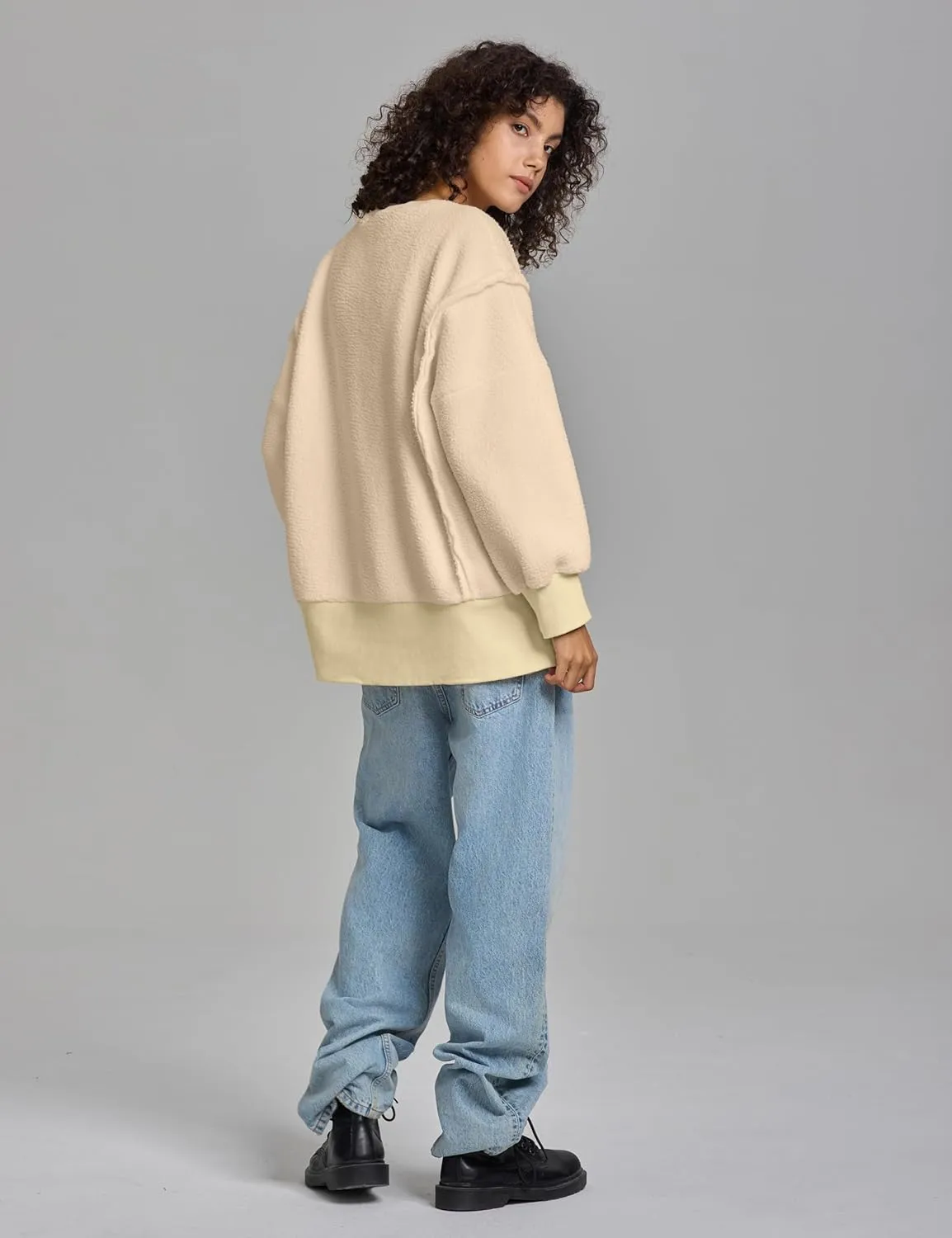 Women’s Oversized Crewneck Fuzzy Fleece Sweatshirts Fall Winter Warm Trendy Patchwork Sherpa Pullover Top 2024