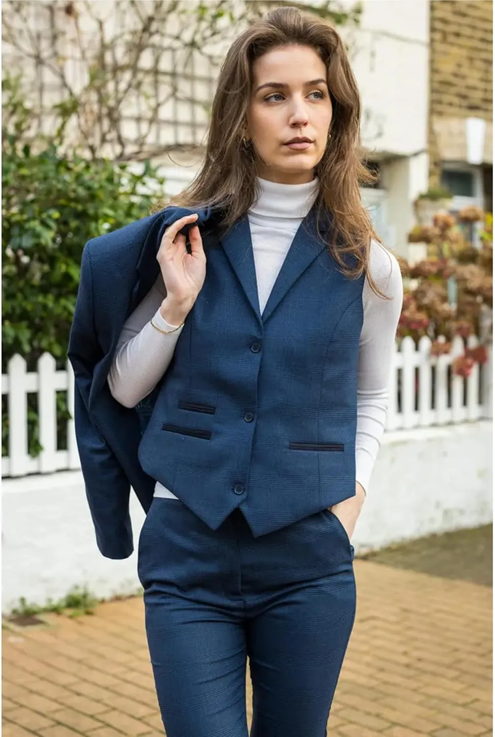 Women's Three-Piece Tailored Fit Suit in Prince of Wales Check